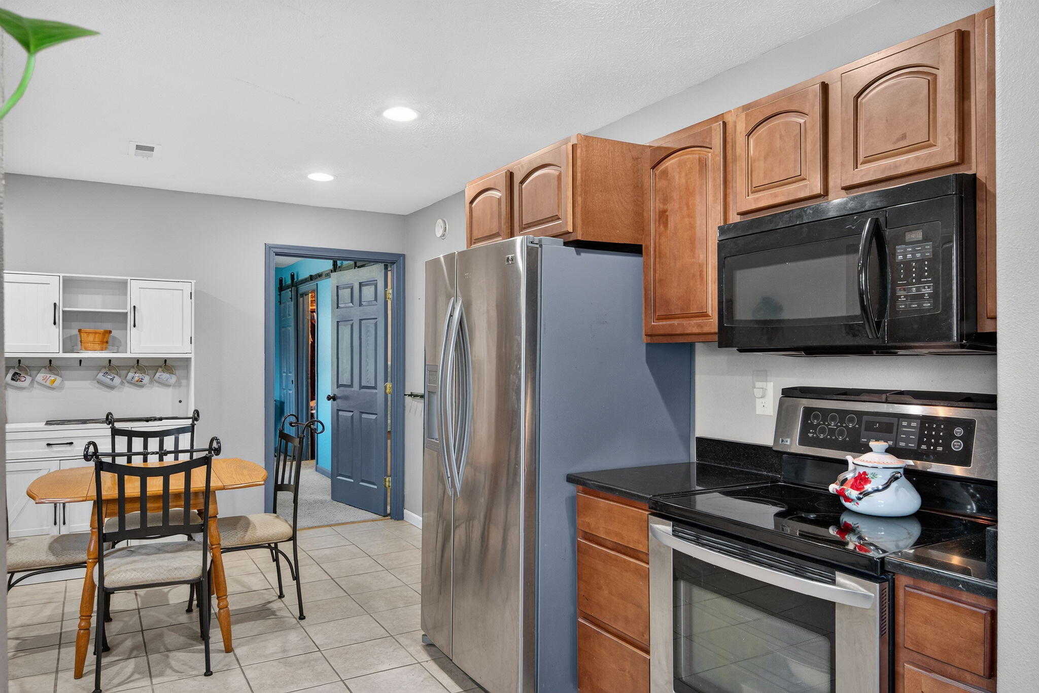 221 Foley Street Property Photo 11