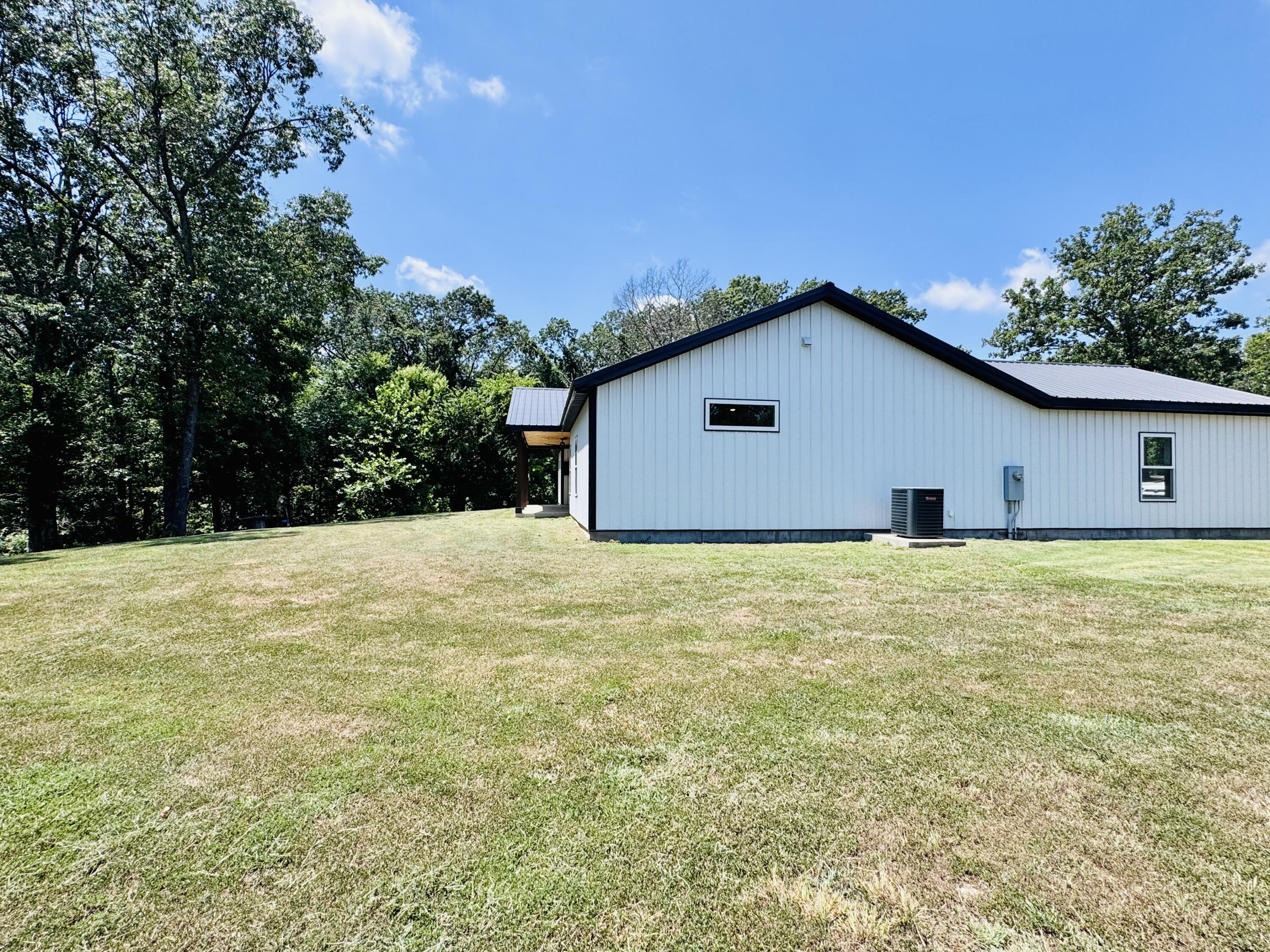 13425 Highway V Property Photo 5