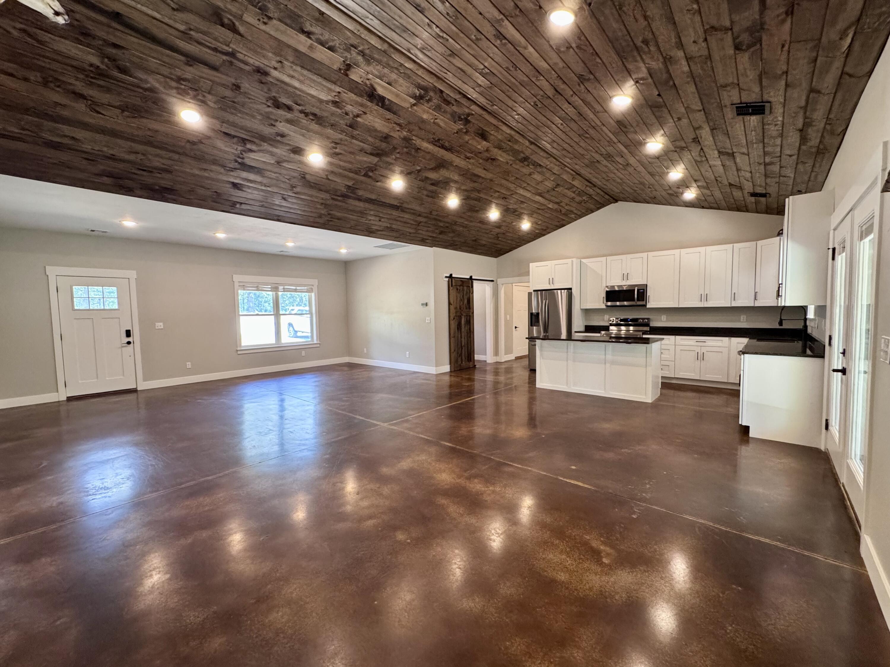 13425 Highway V Property Photo 11