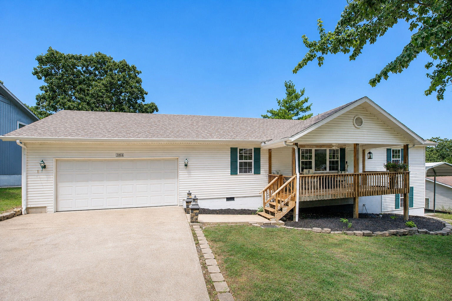 284 Shady Drive Property Photo 2