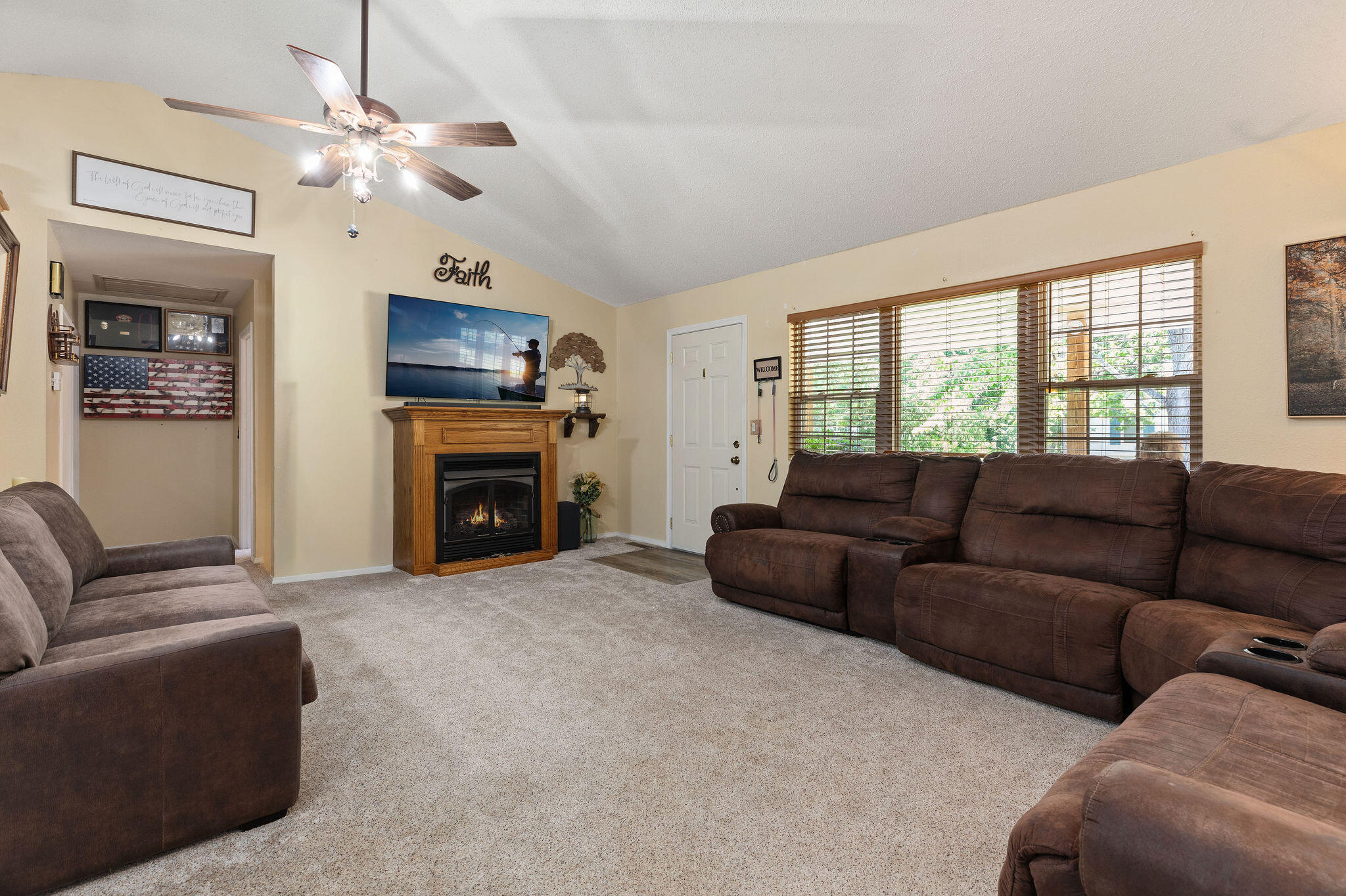 284 Shady Drive Property Photo 4