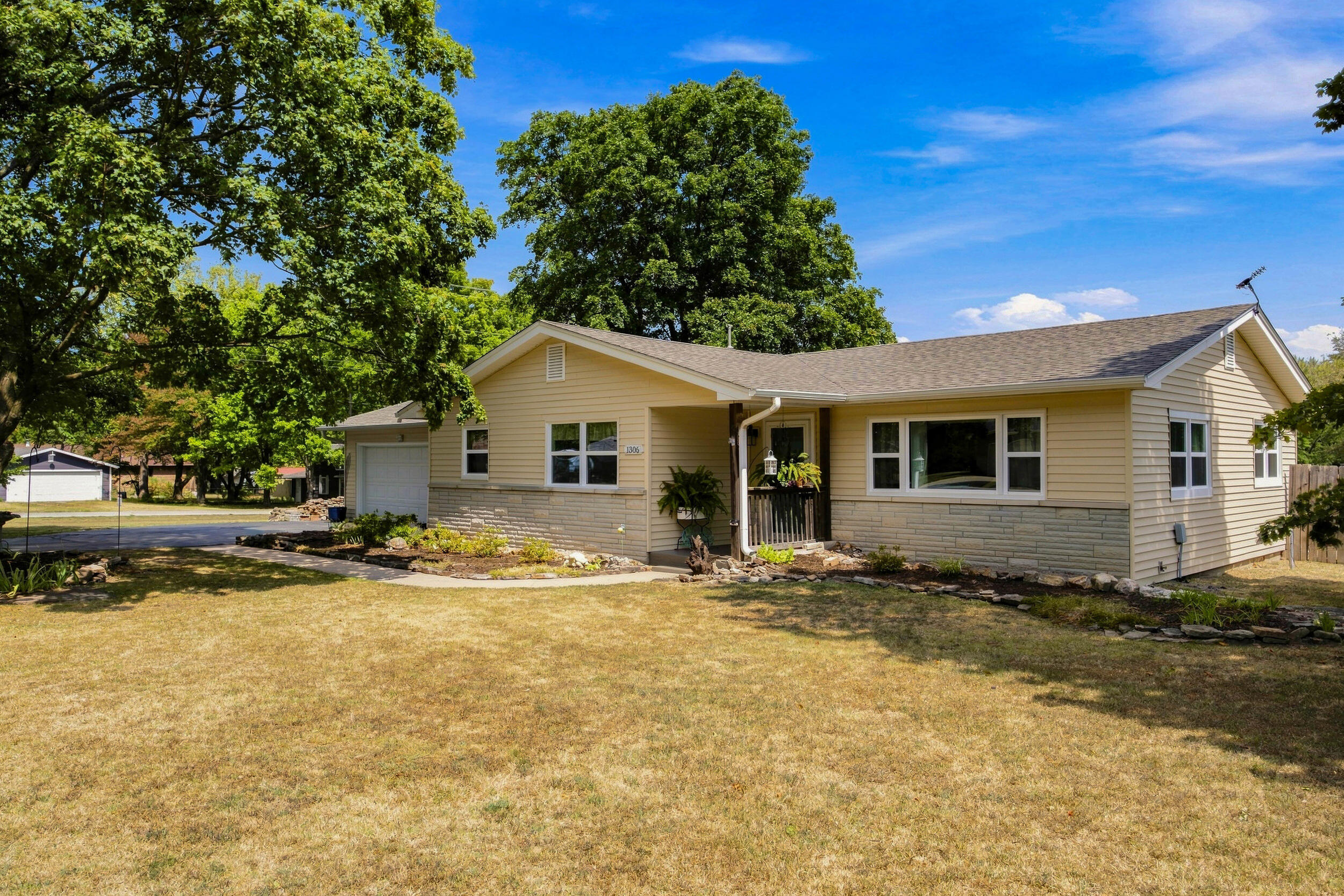 1306 Porter Avenue Property Photo 1
