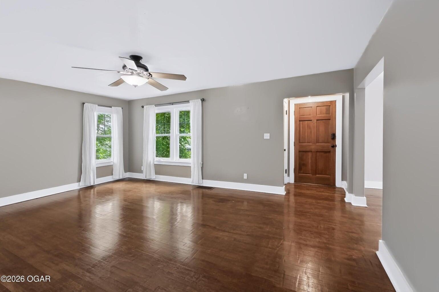 507 West Hickory Street Property Photo 4