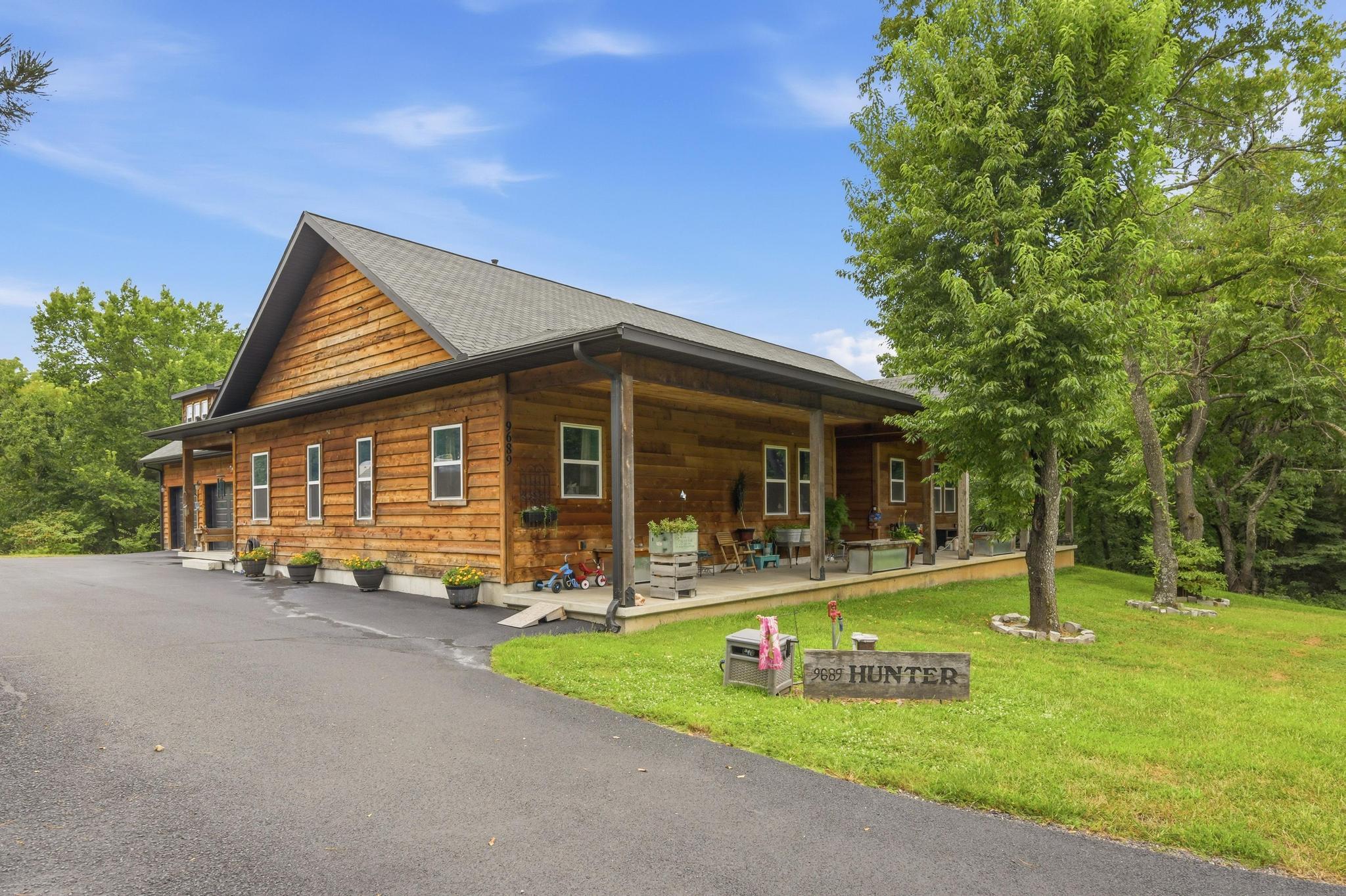 9689 Geranium Road Property Photo 1