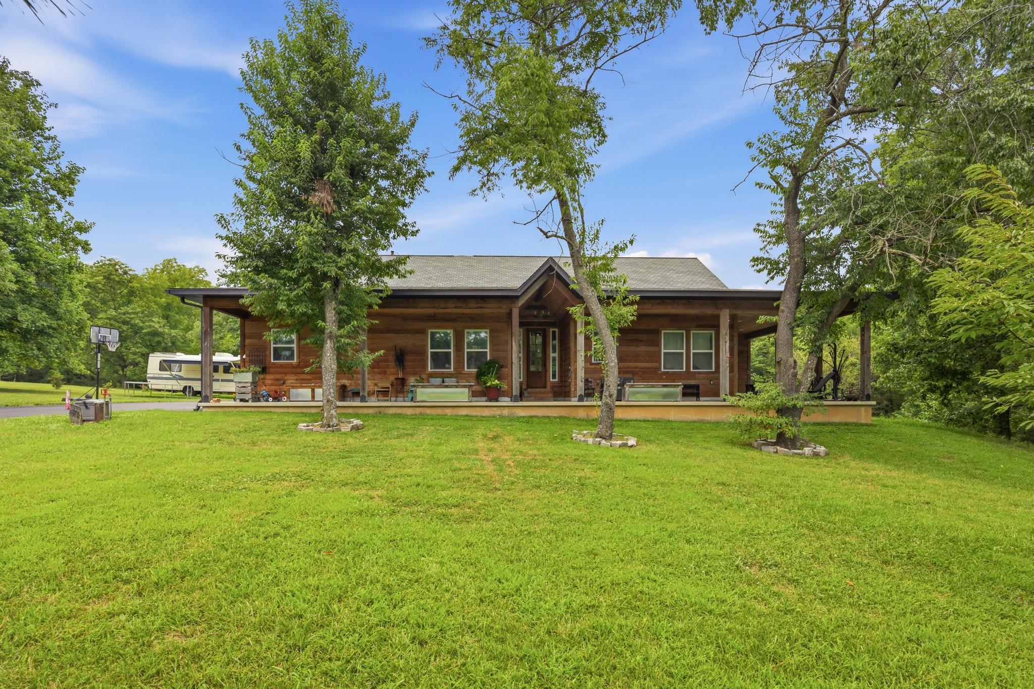 9689 Geranium Road Property Photo 2