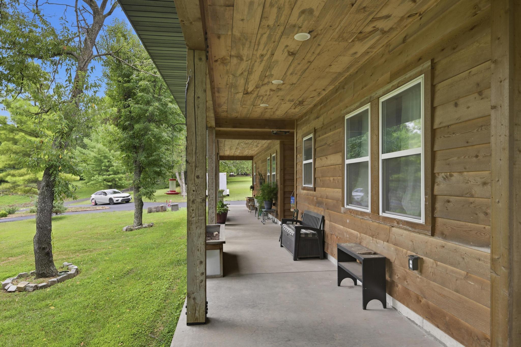 9689 Geranium Road Property Photo 4