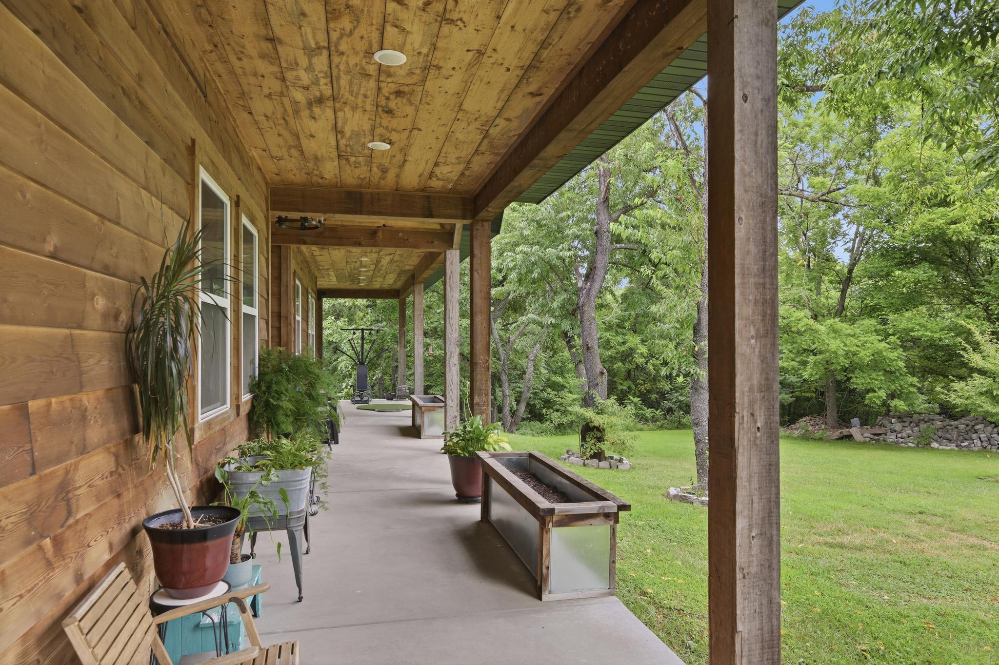 9689 Geranium Road Property Photo 5