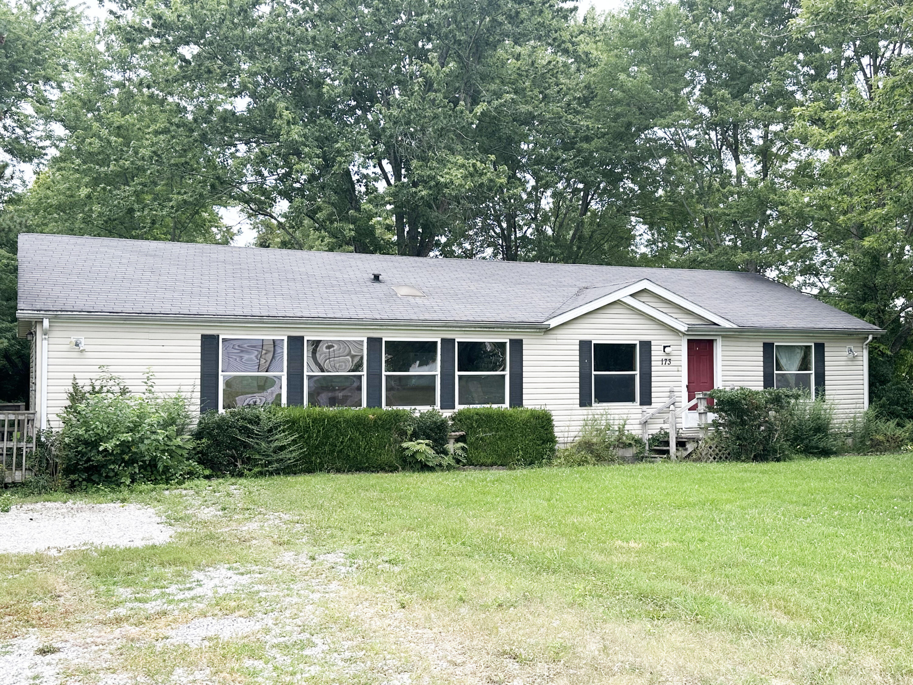 173 Evergreen Circle Property Photo 1