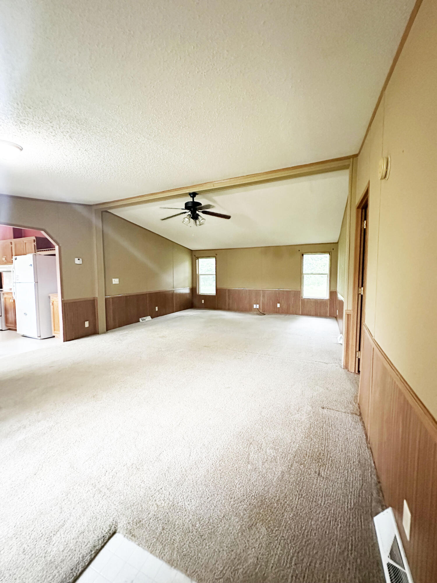 173 Evergreen Circle Property Photo 3