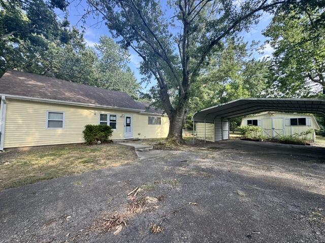 433 Old Aurora Road Property Photo 3