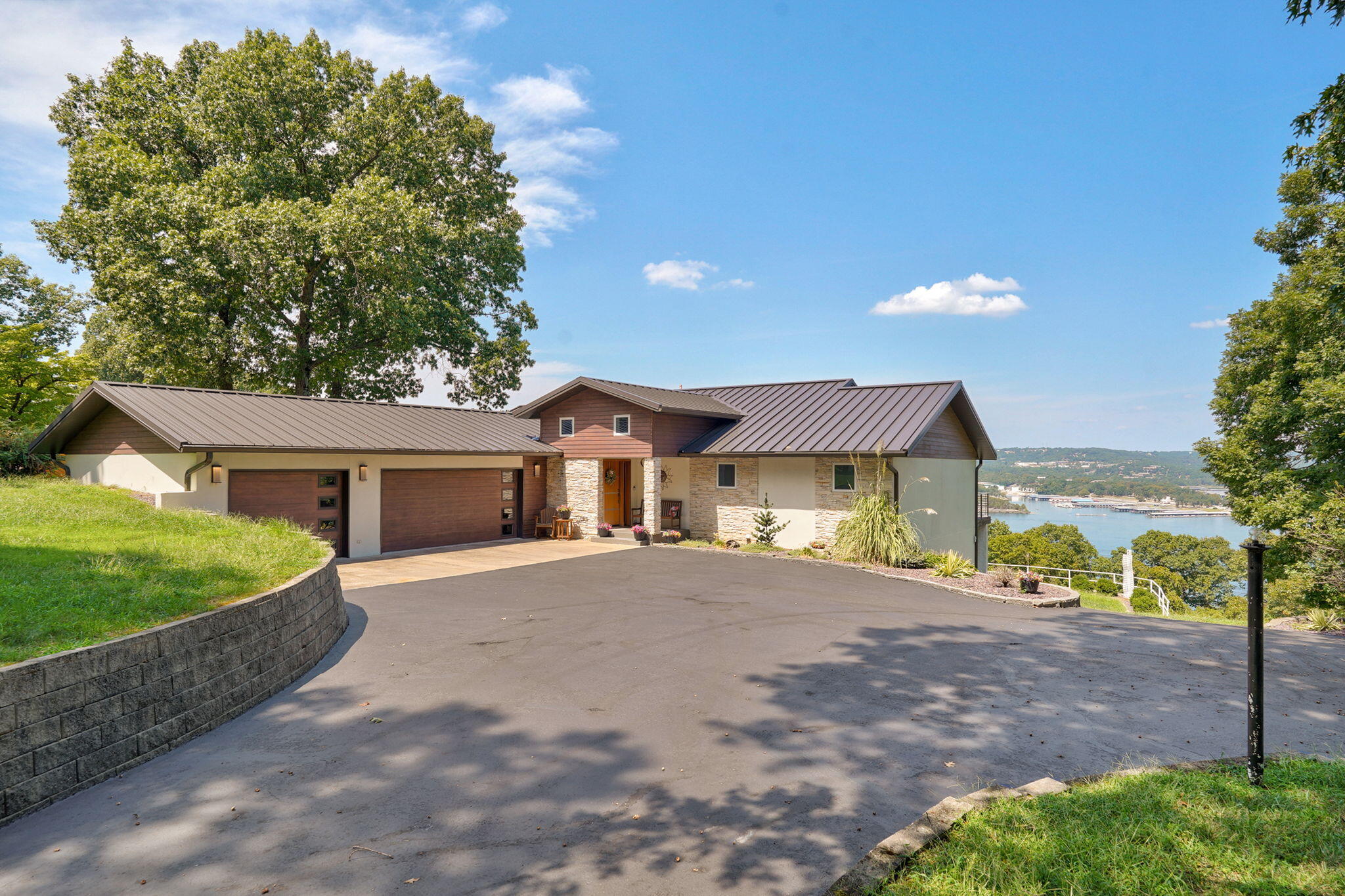 251 Silverbridge Lane Property Photo 4
