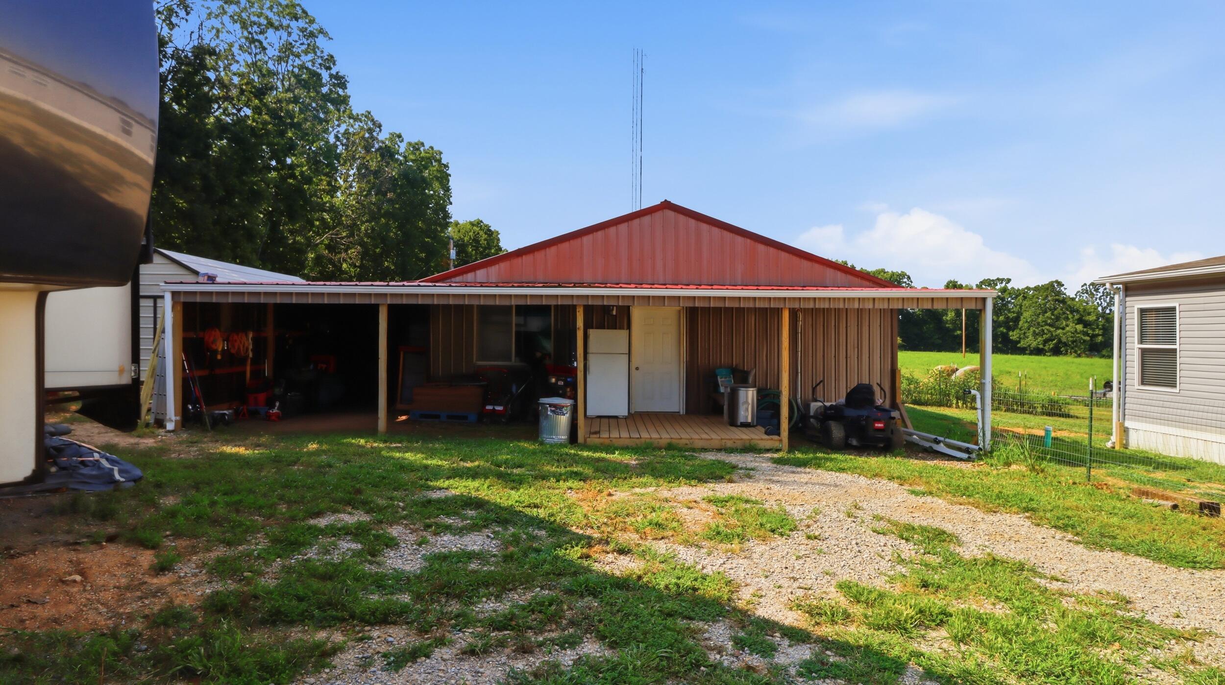 9617 County Road 2680 Property Photo 28