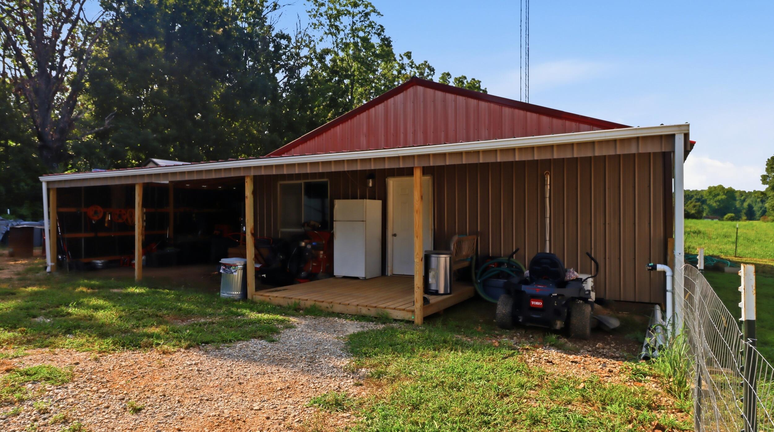 9617 County Road 2680 Property Photo 29