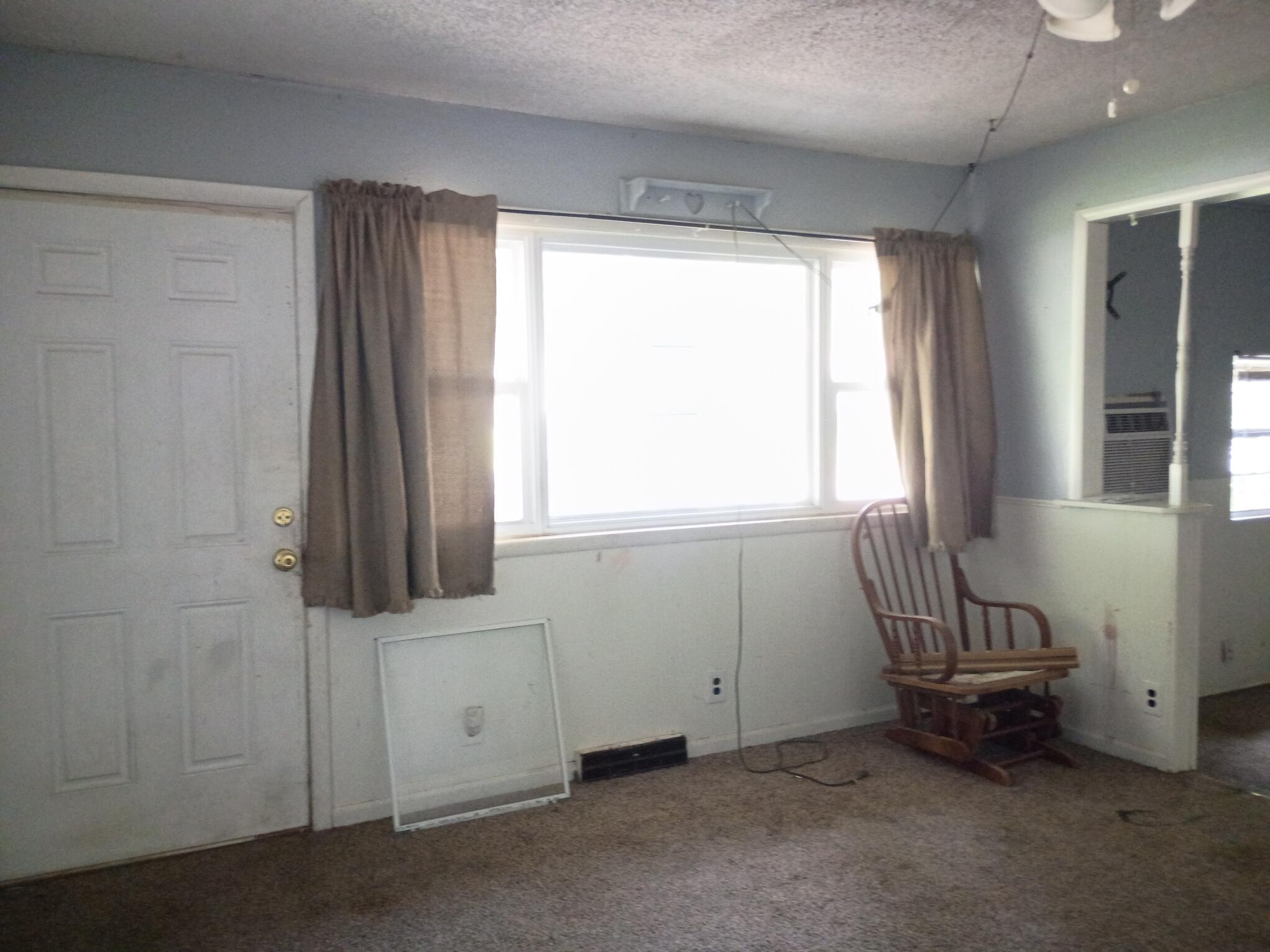 1922 Southwood Lane Property Photo 6