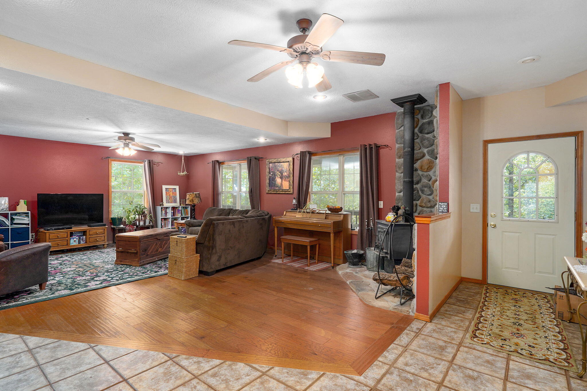 667 Rainbow Valley Drive Property Photo 9