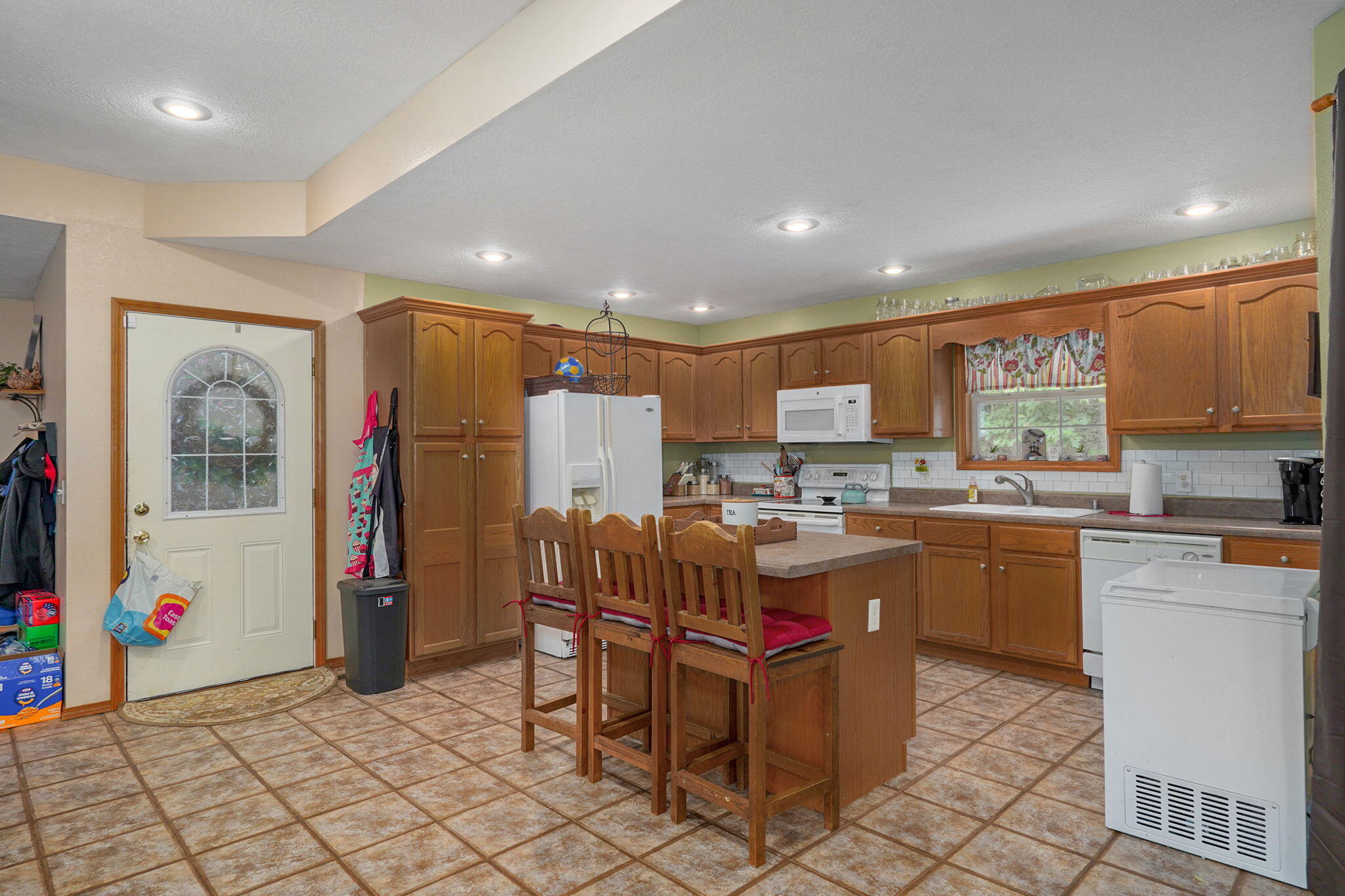 667 Rainbow Valley Drive Property Photo 12