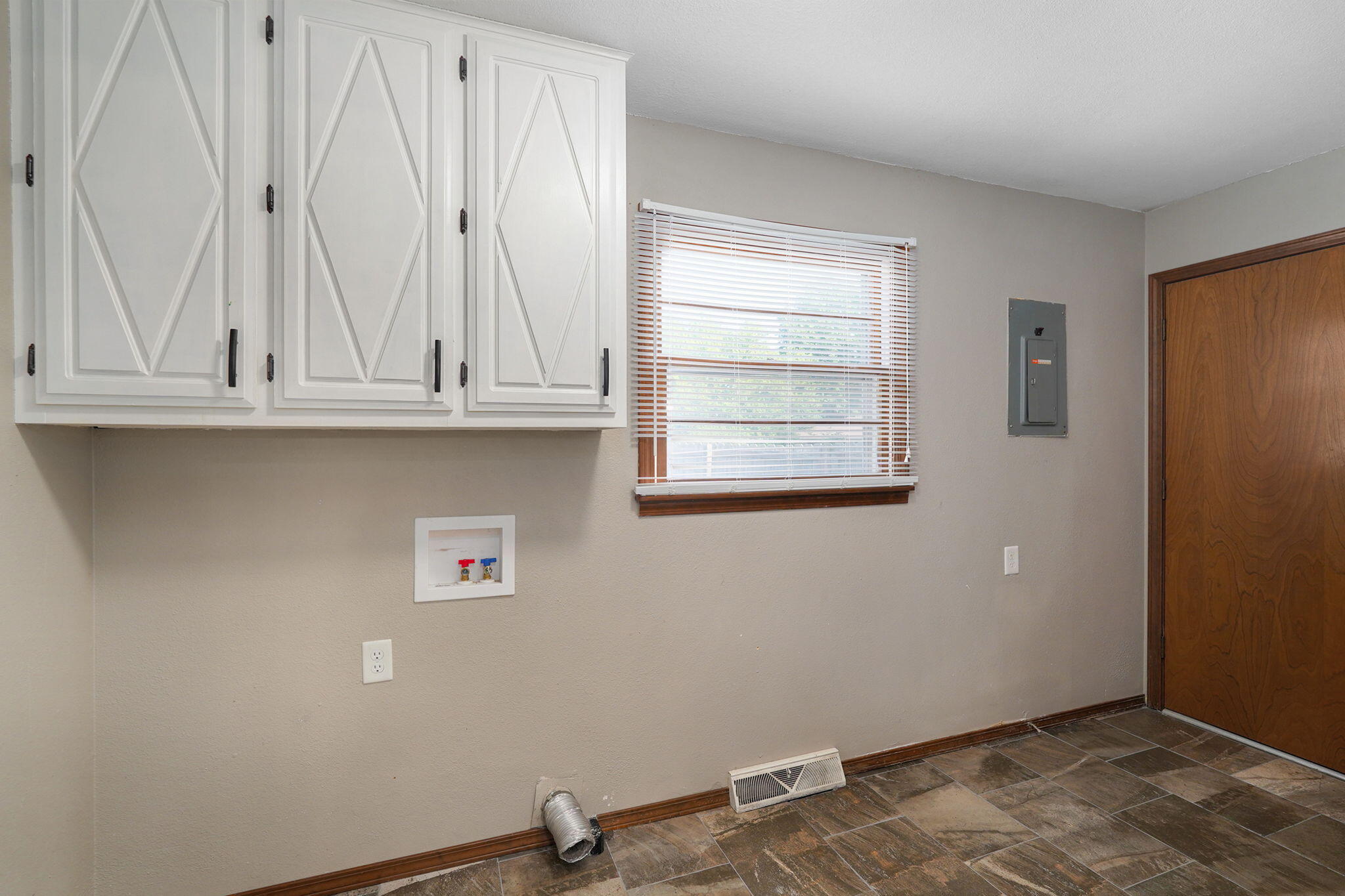 118 West Charles Street Property Photo 12