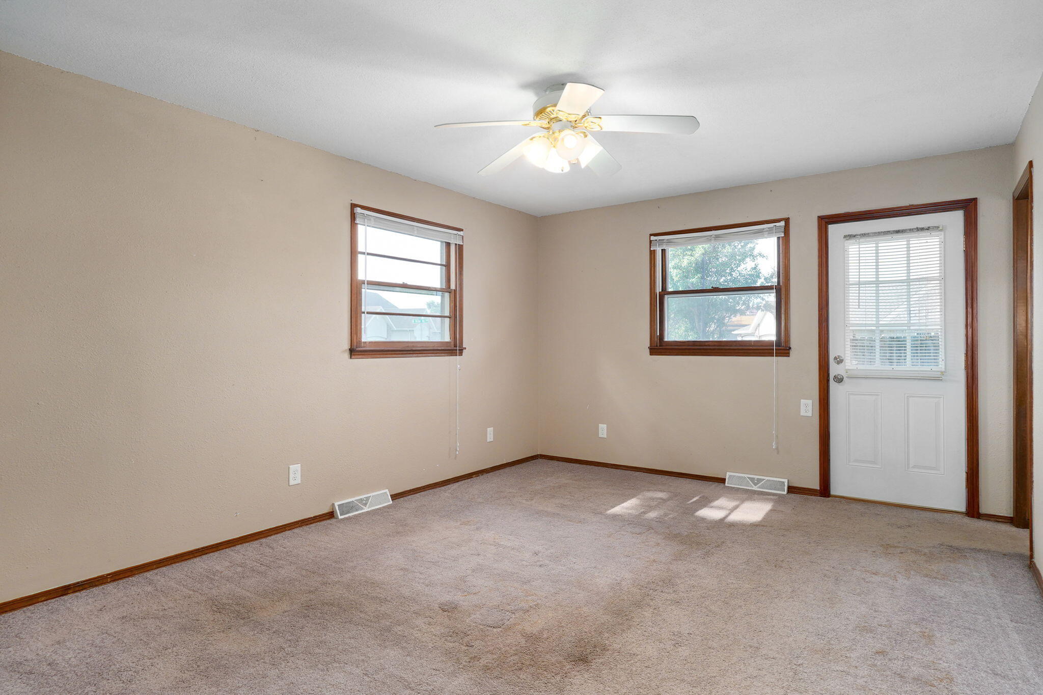 118 West Charles Street Property Photo 13