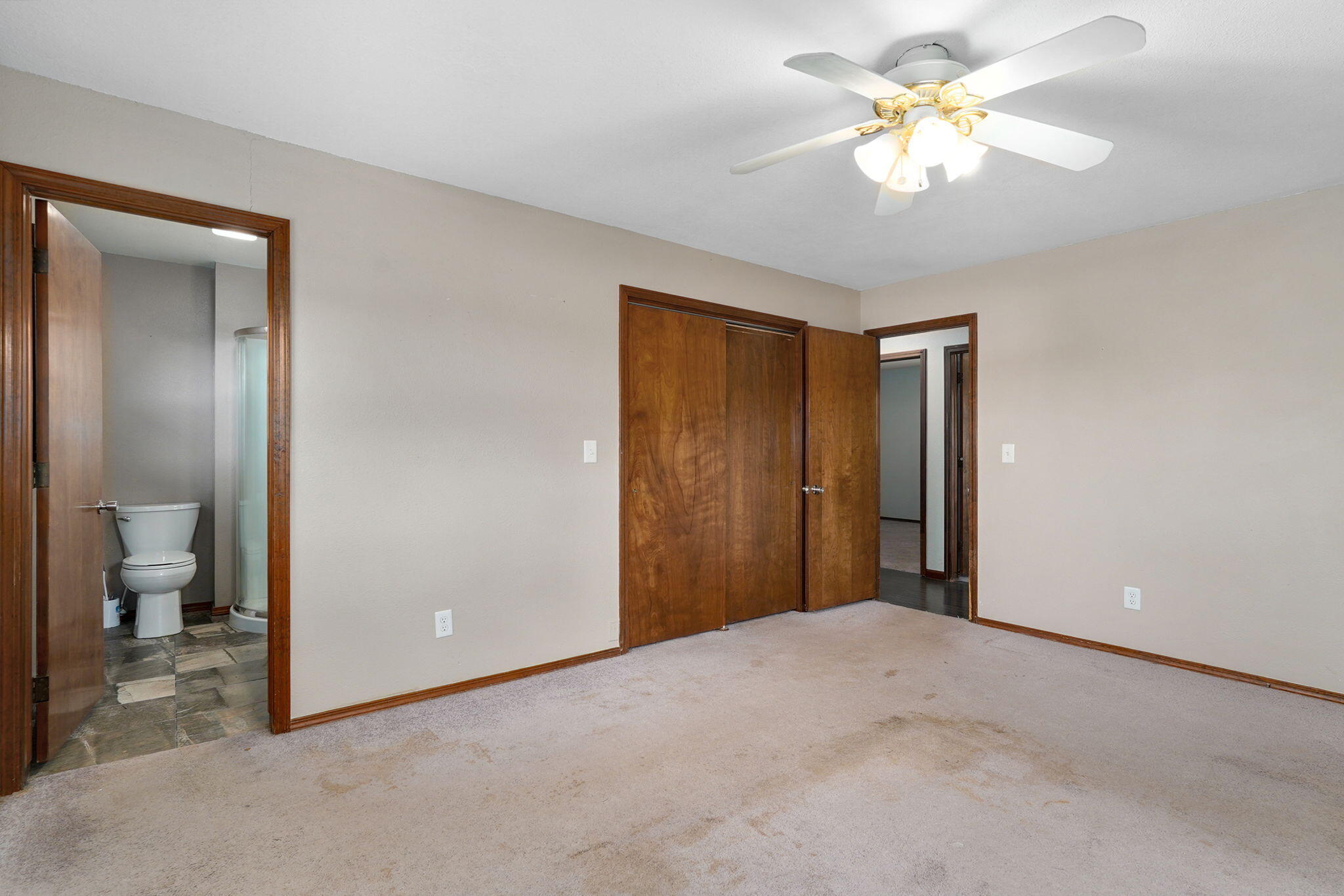 118 West Charles Street Property Photo 14
