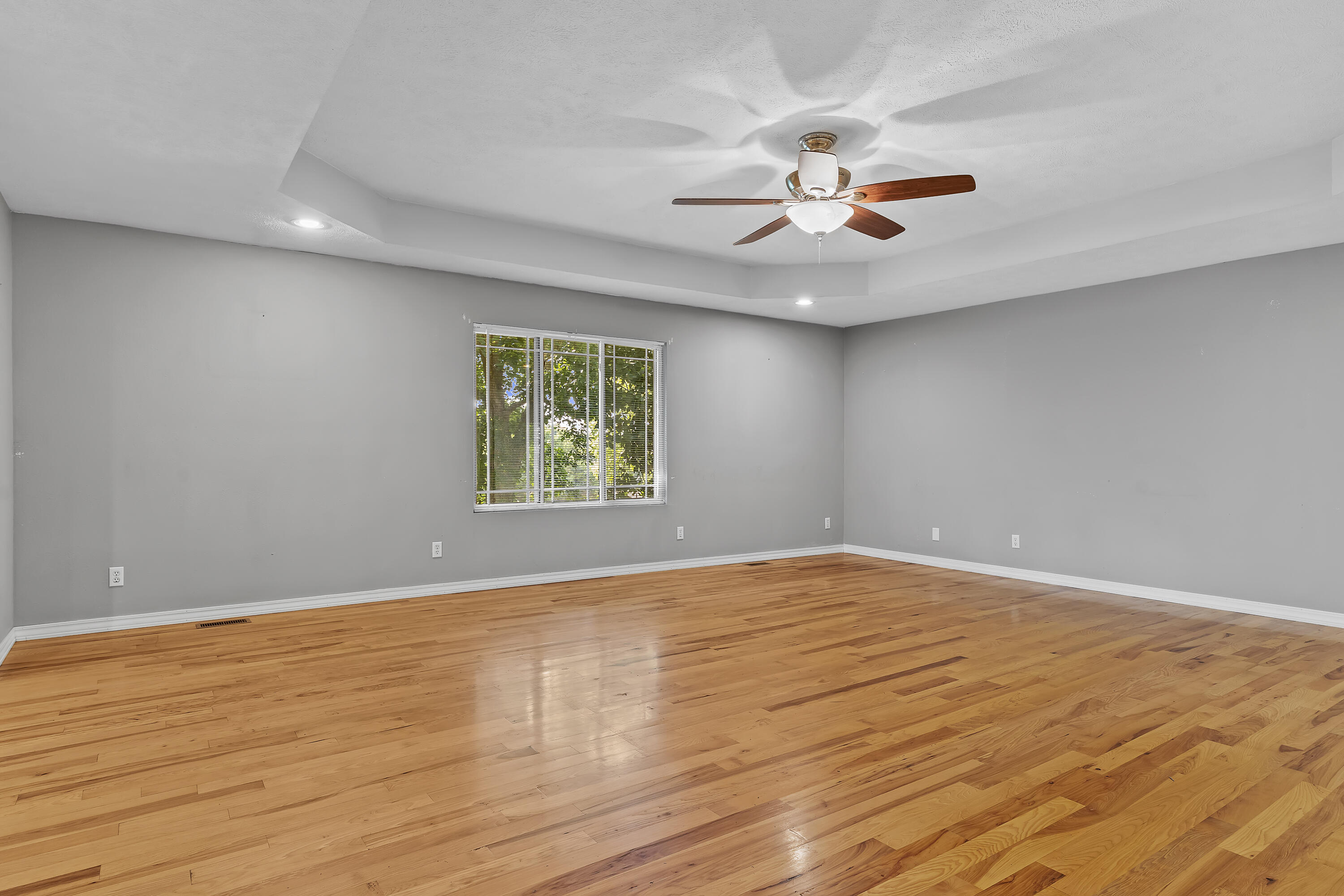 414 East Hughes Road Property Photo 8