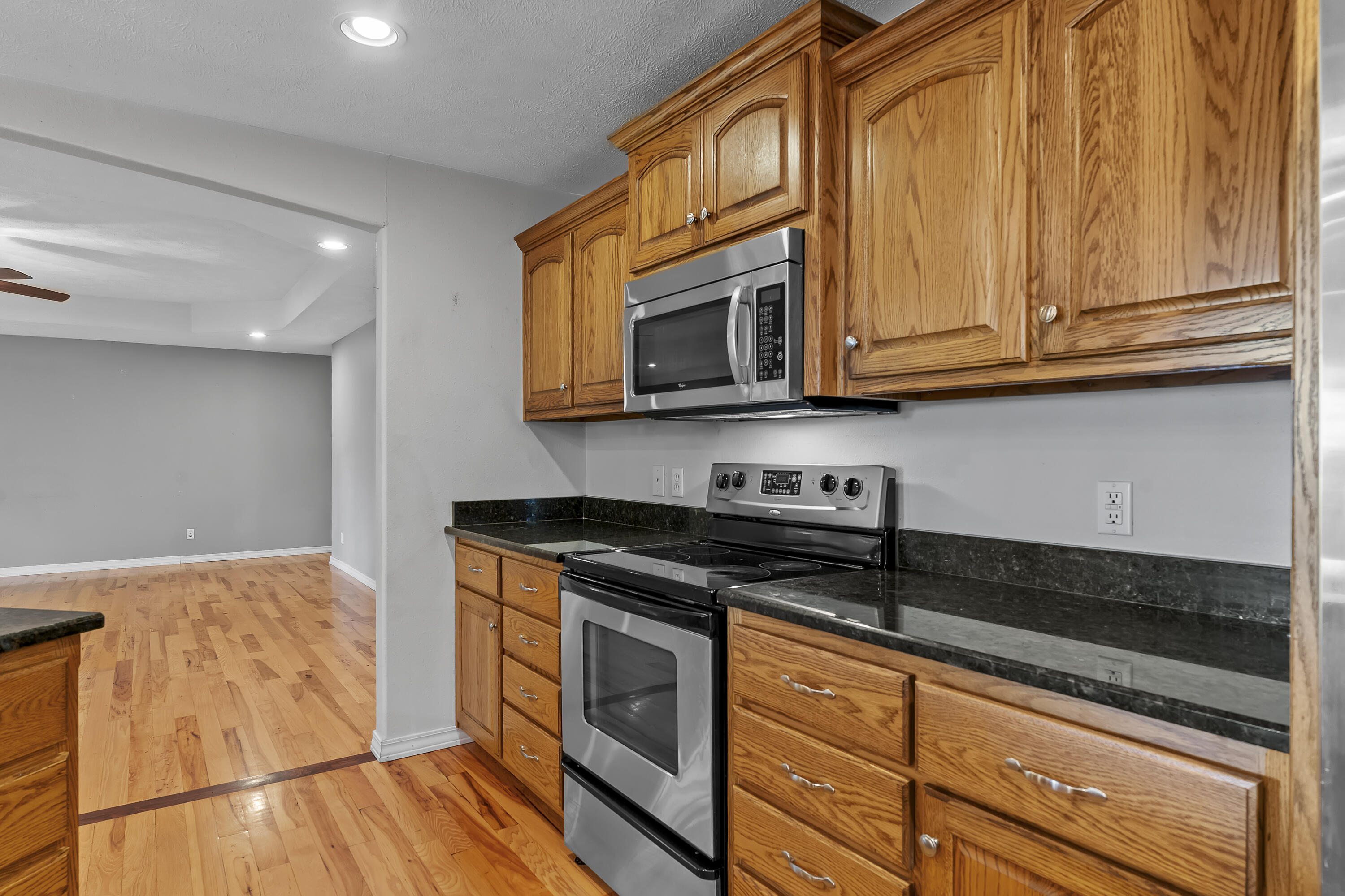 414 East Hughes Road Property Photo 10