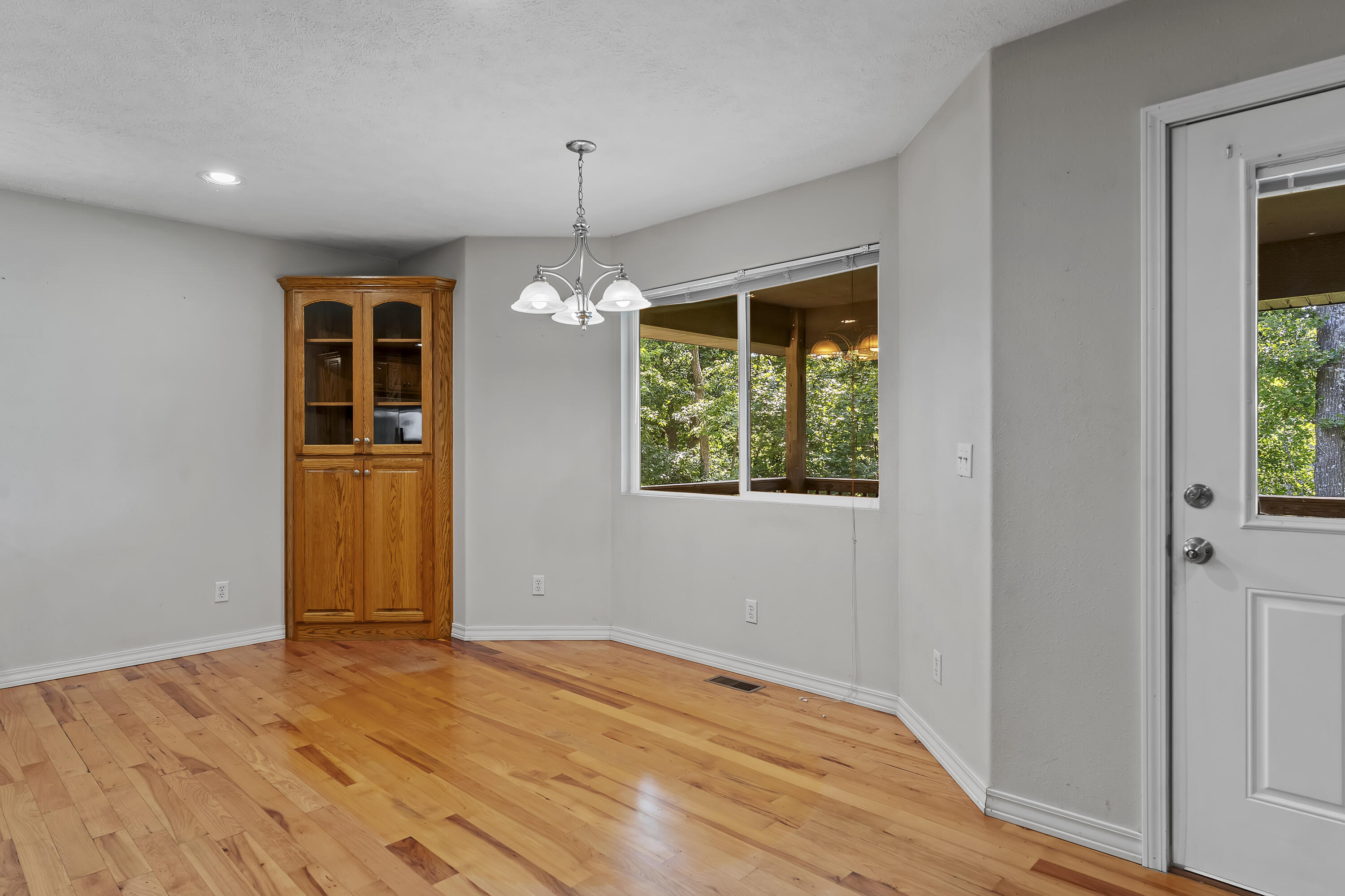 414 East Hughes Road Property Photo 15