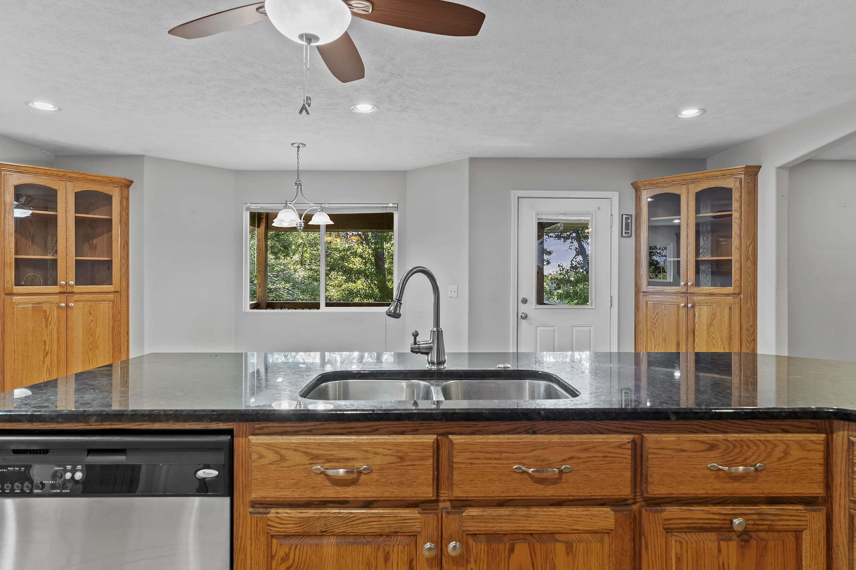 414 East Hughes Road Property Photo 19