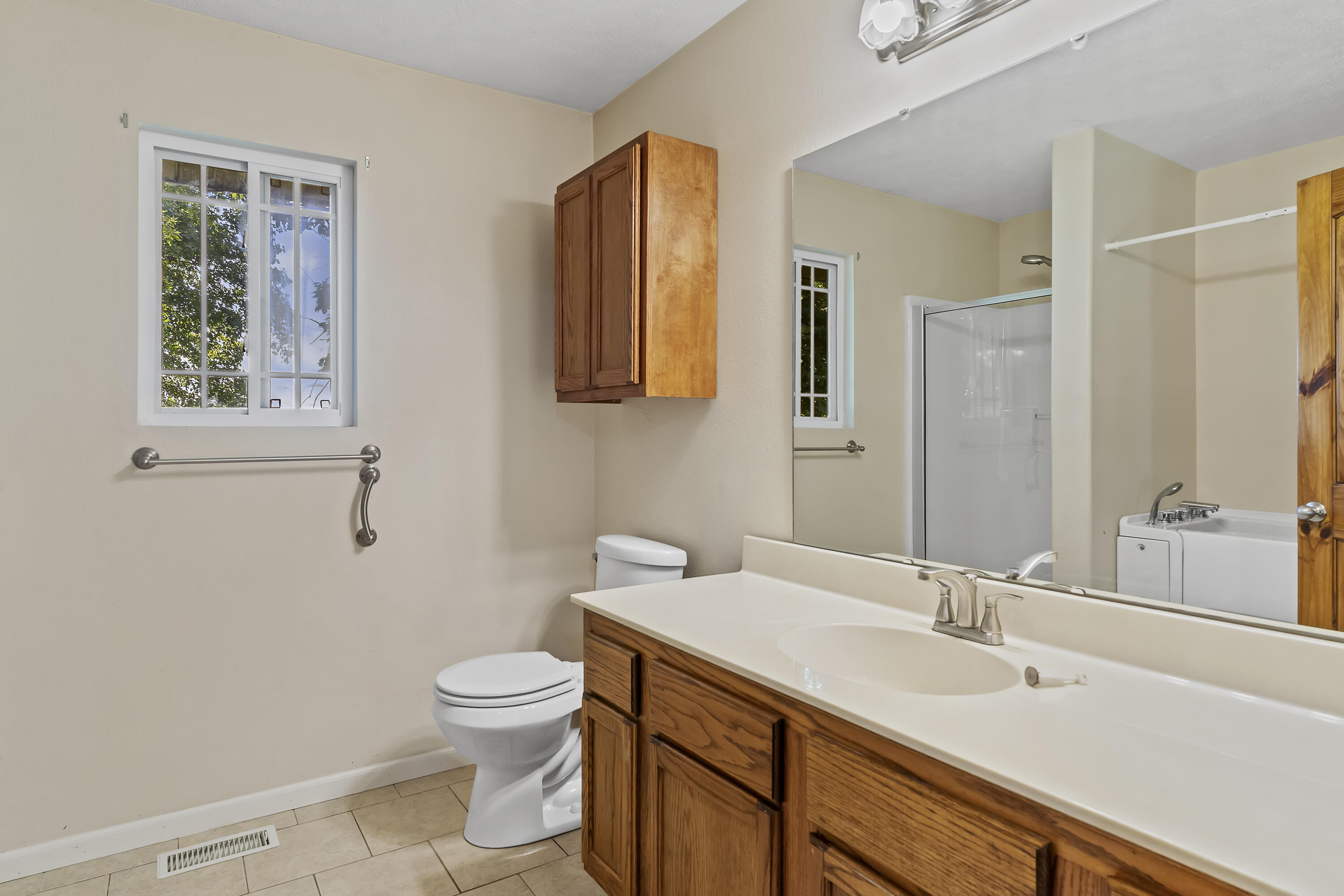 414 East Hughes Road Property Photo 25