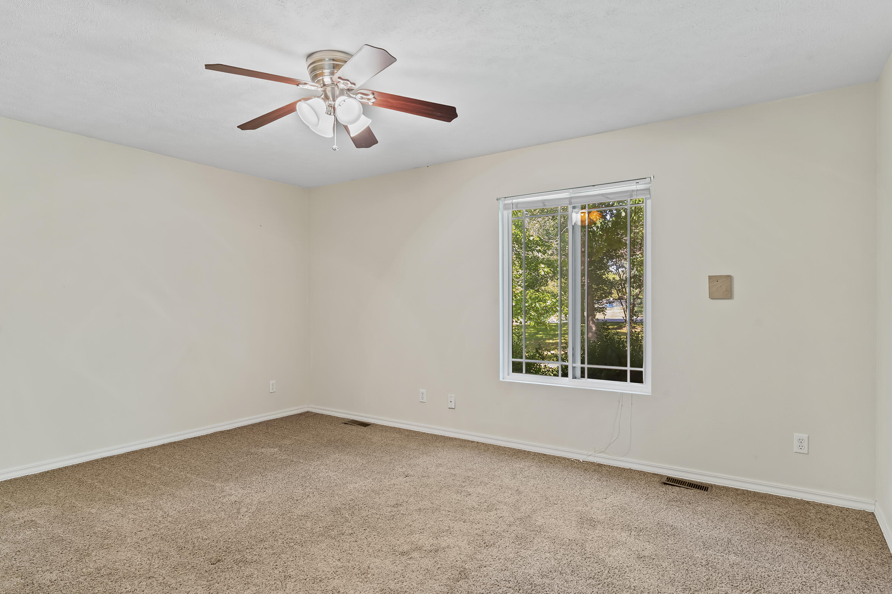 414 East Hughes Road Property Photo 27