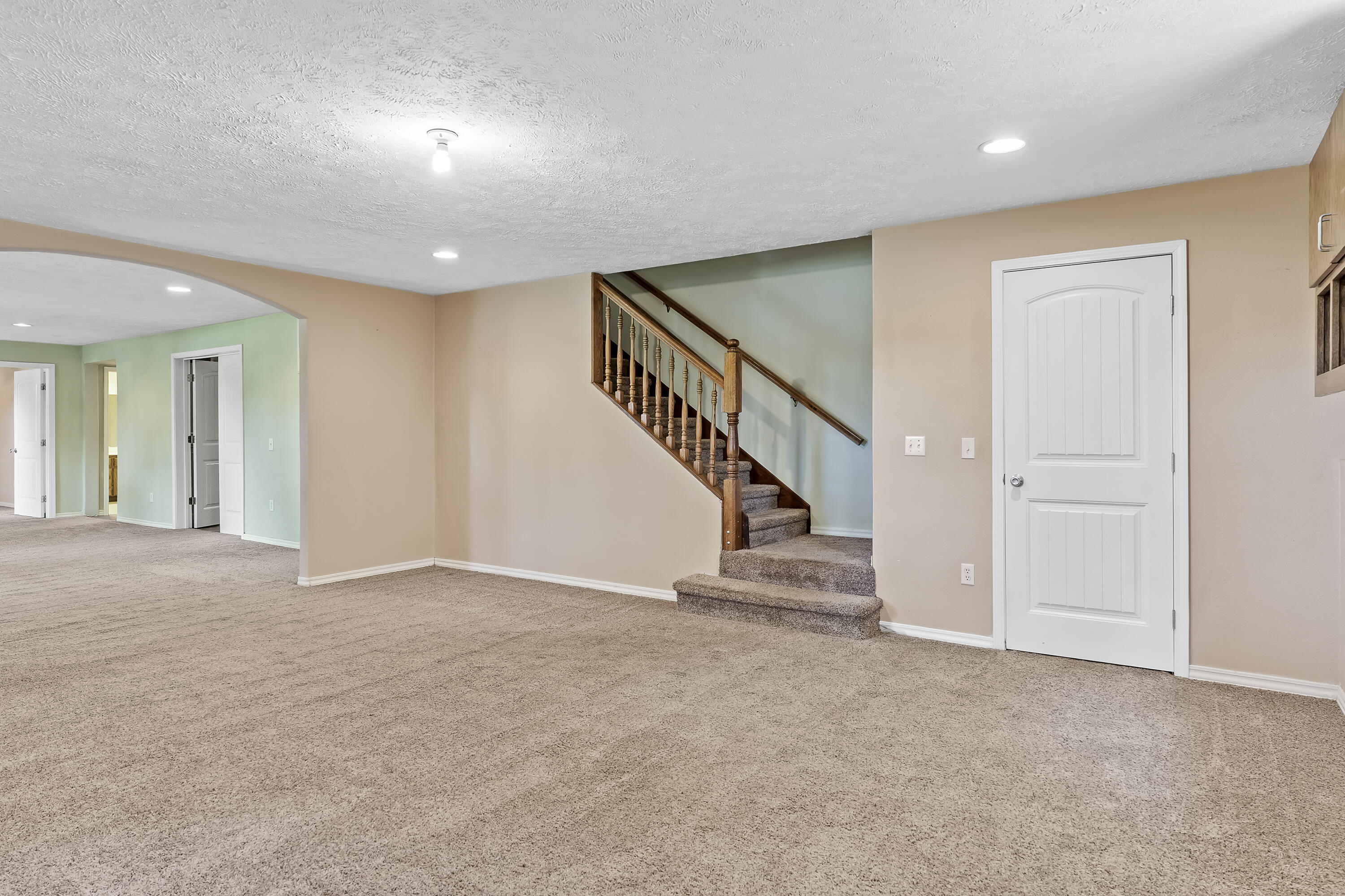 414 East Hughes Road Property Photo 31