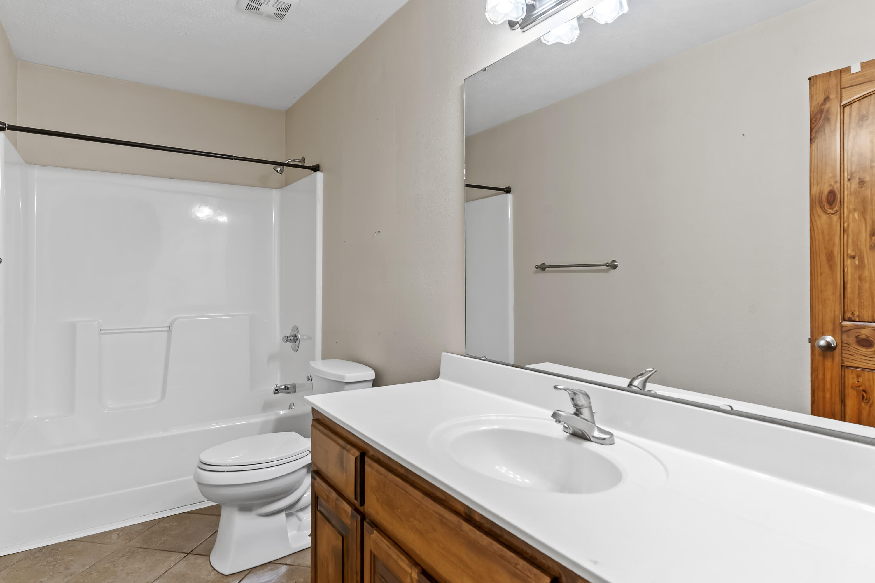 414 East Hughes Road Property Photo 35