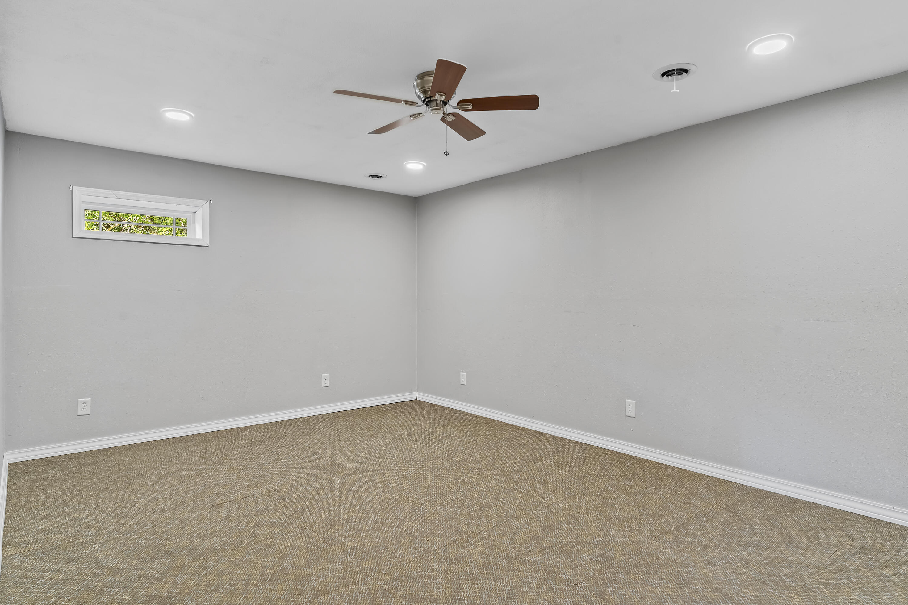 414 East Hughes Road Property Photo 45