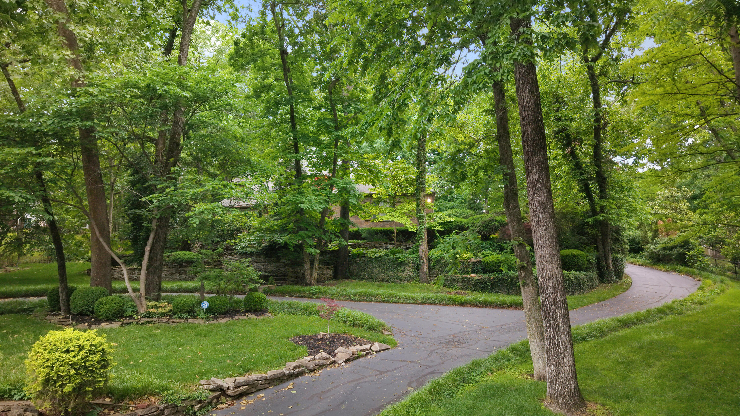 5715 South Kingston Road Property Photo 4