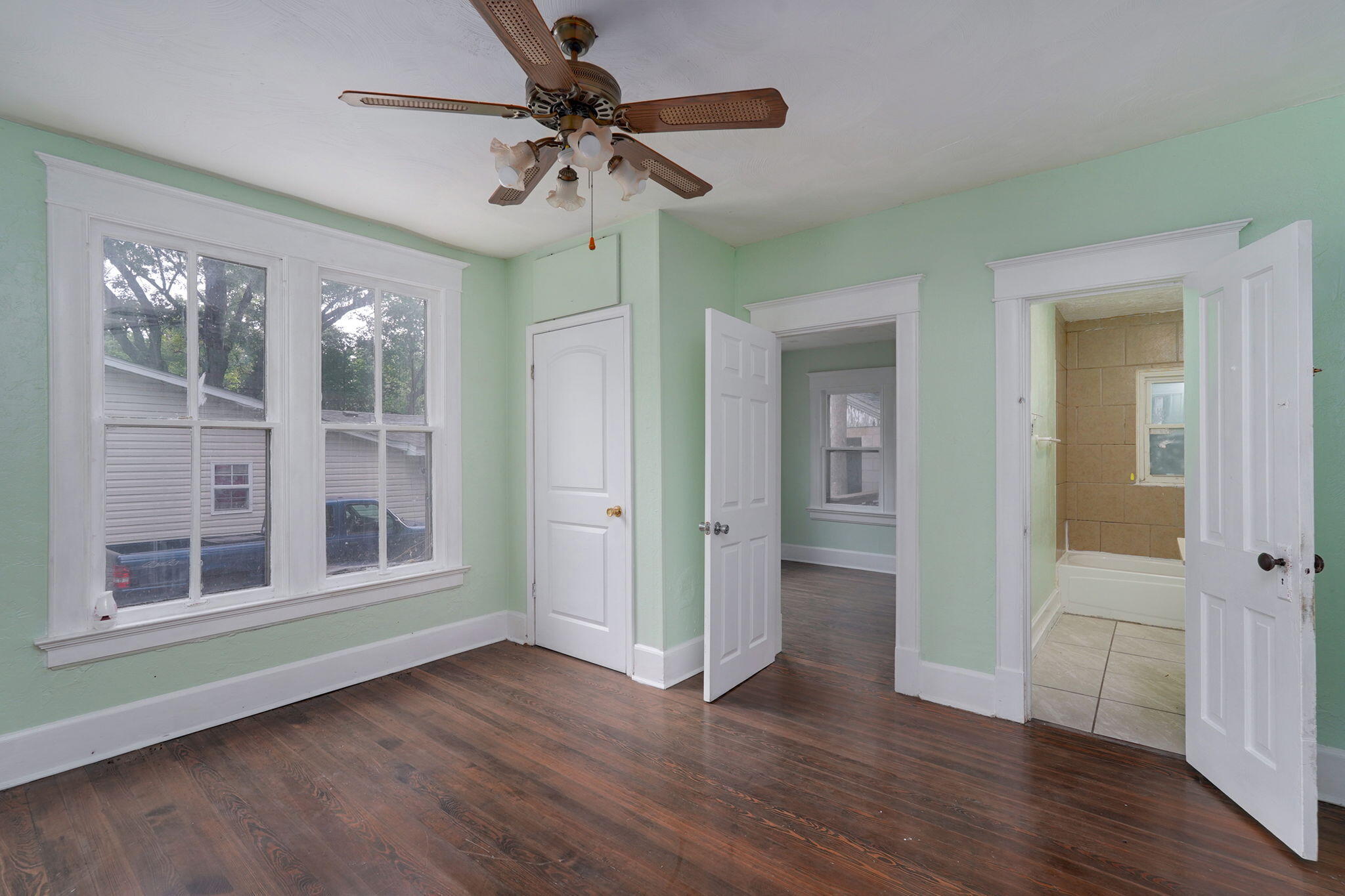 2116 North Campbell Avenue Property Photo 9