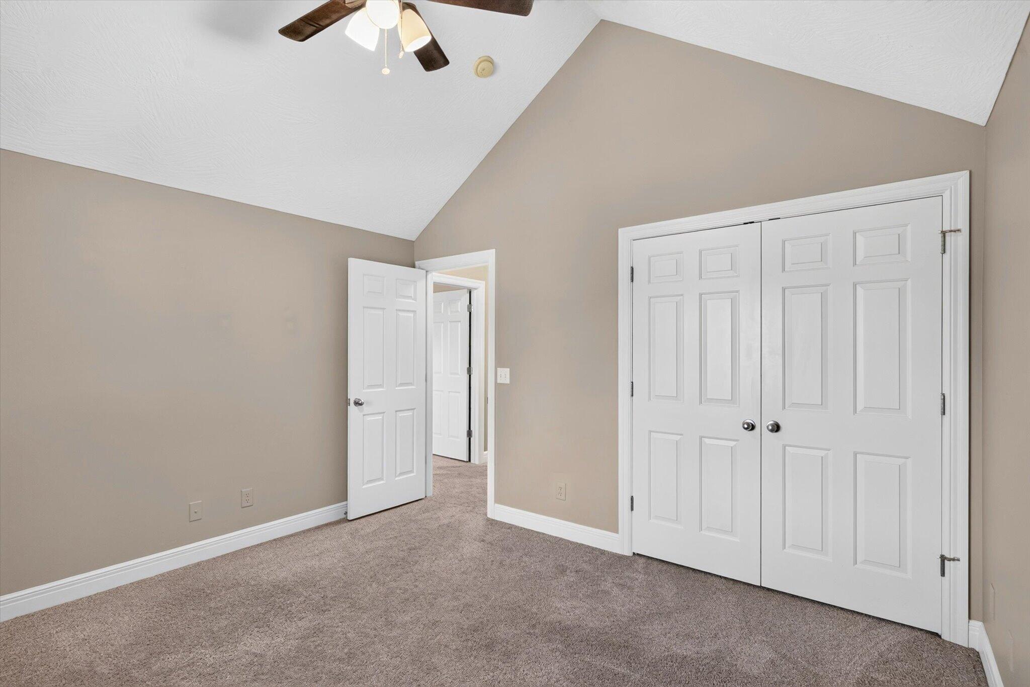 986 West Sycamore Street Property Photo 31