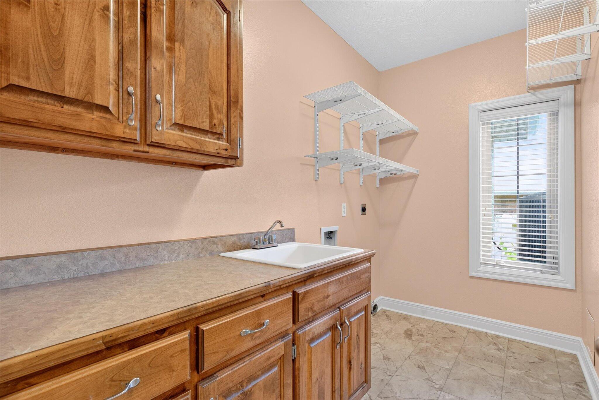 986 West Sycamore Street Property Photo 43