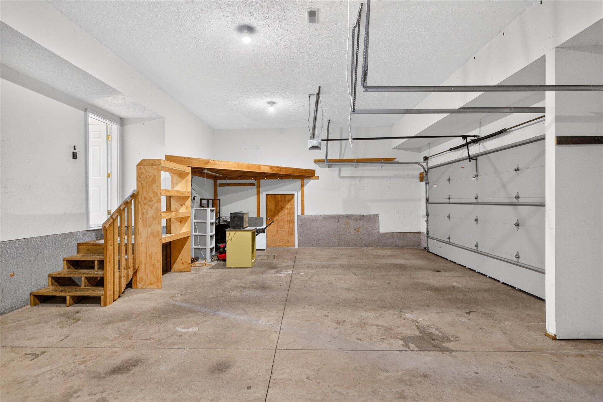 986 West Sycamore Street Property Photo 44