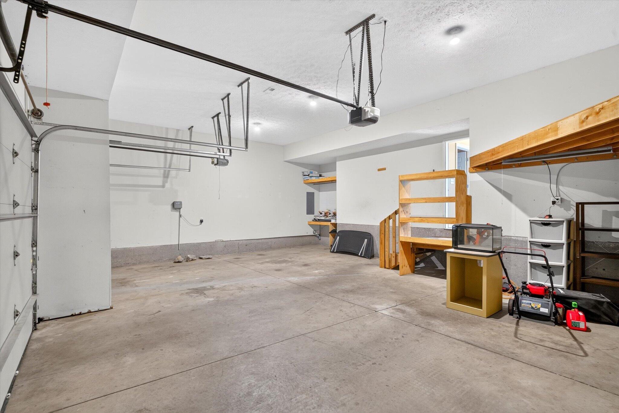 986 West Sycamore Street Property Photo 45