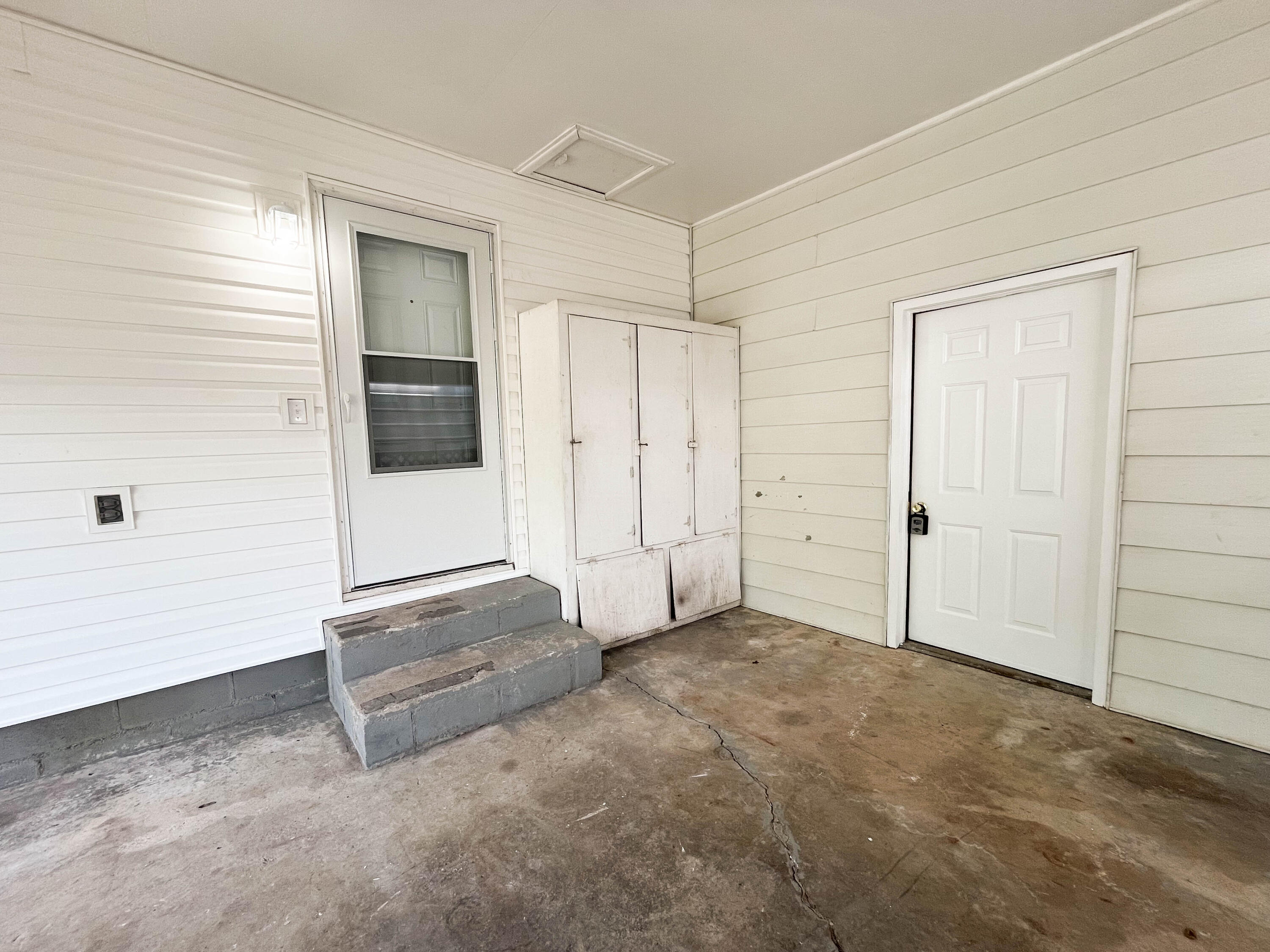 420 Brewer Street Property Photo 35
