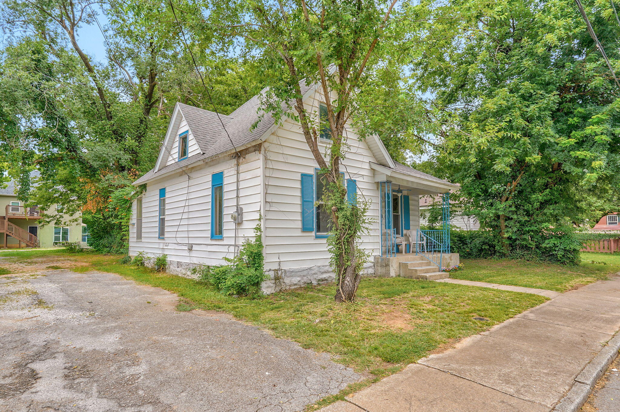 521 West Harrison Street Property Photo 3