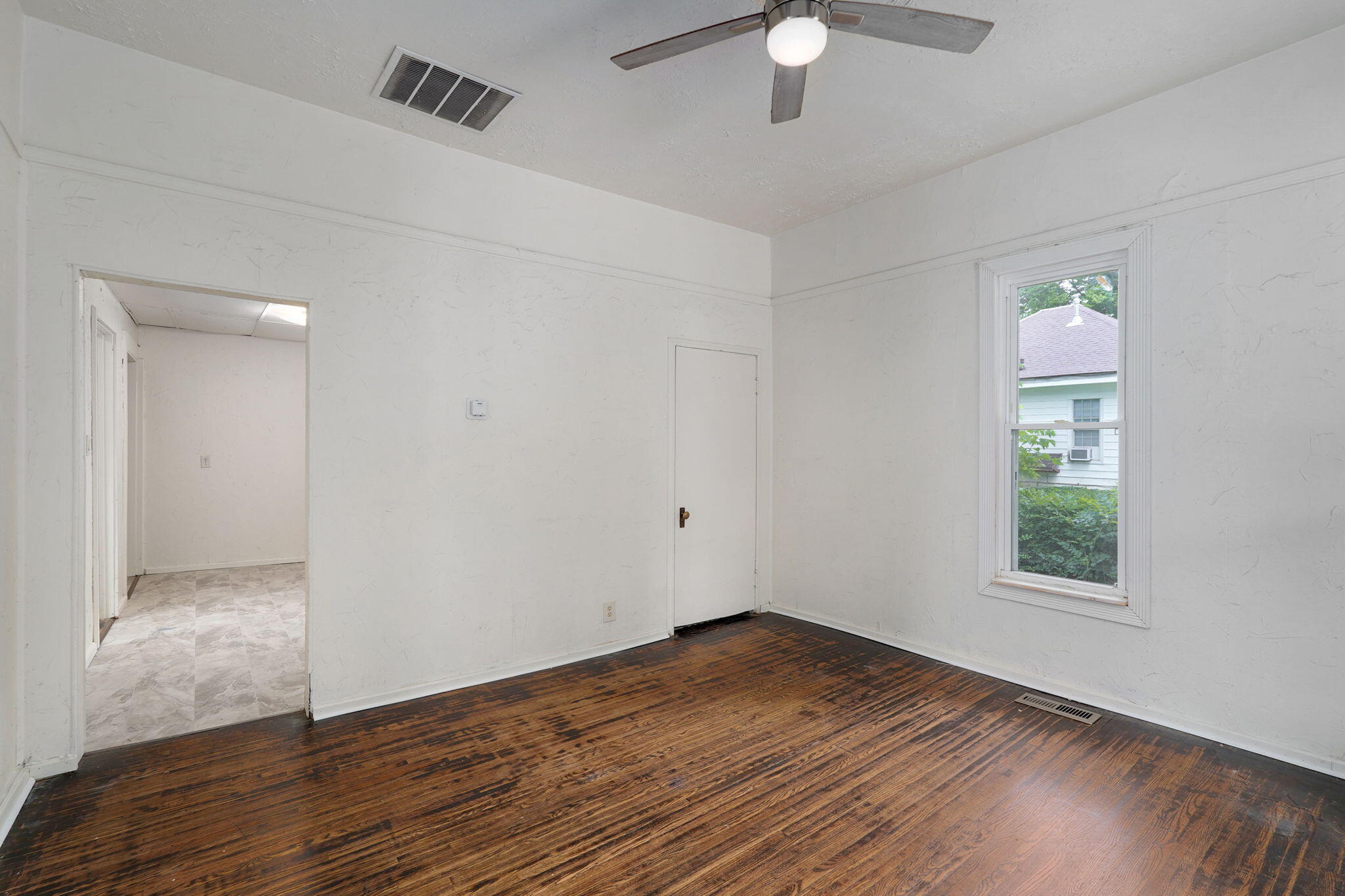 521 West Harrison Street Property Photo 5