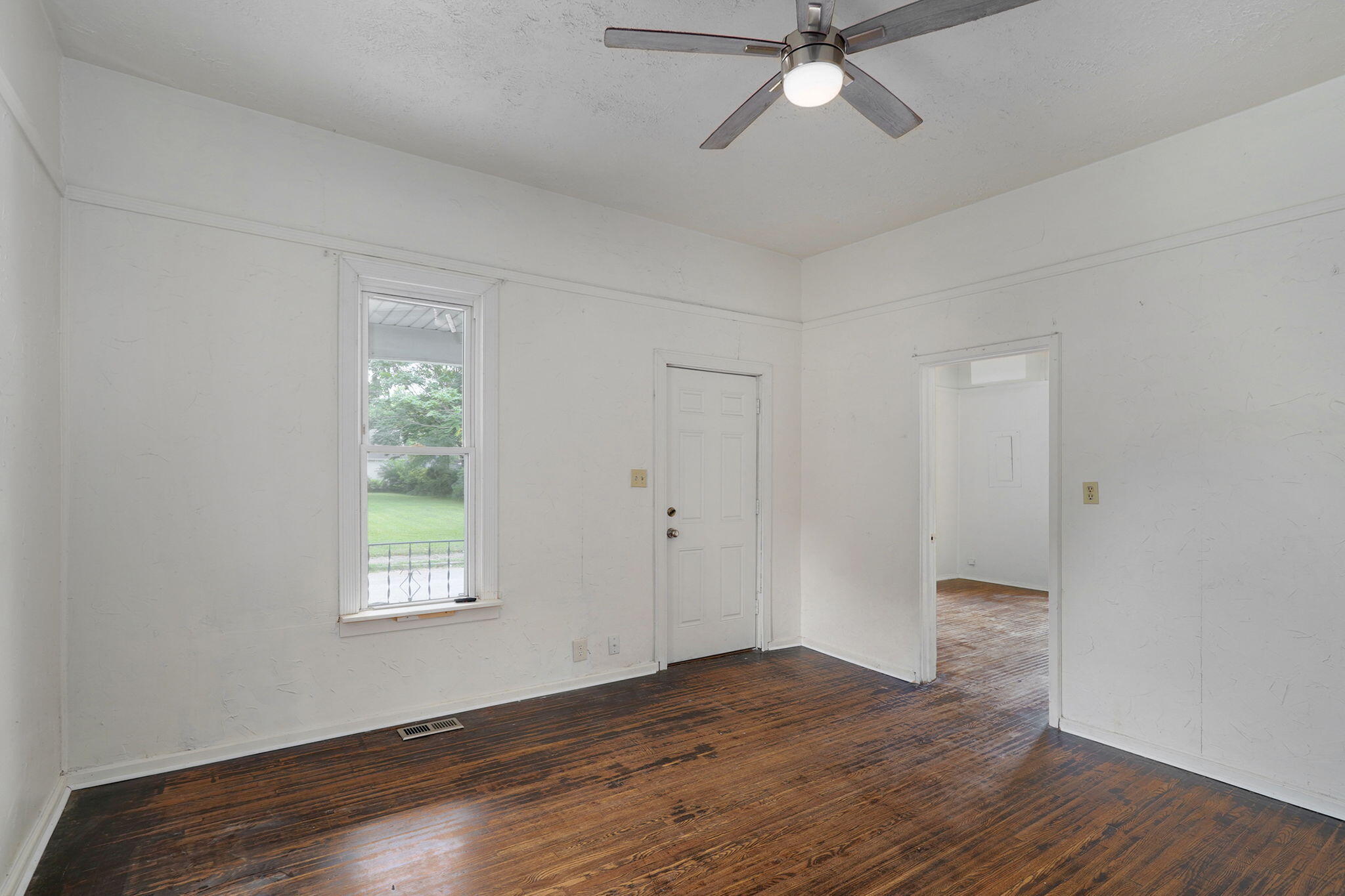 521 West Harrison Street Property Photo 6