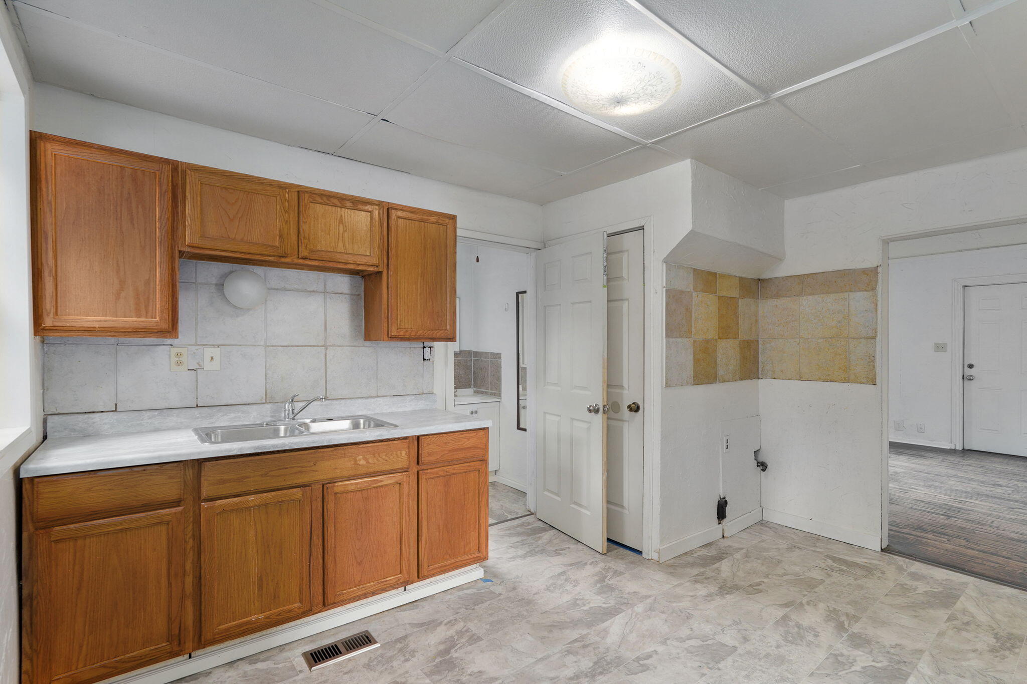 521 West Harrison Street Property Photo 11