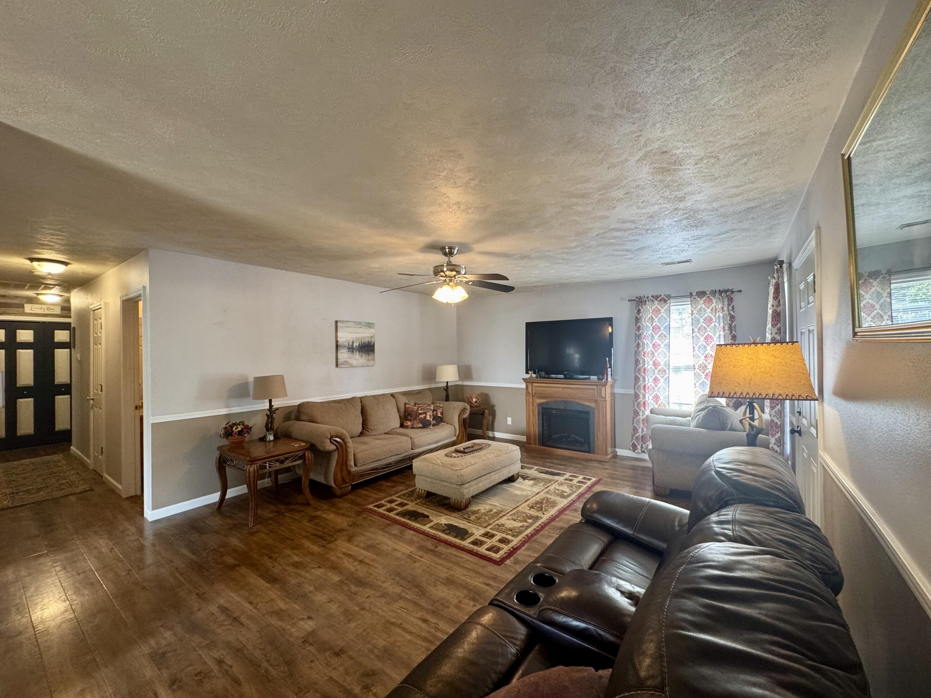 4002 East Gate Road Property Photo 4