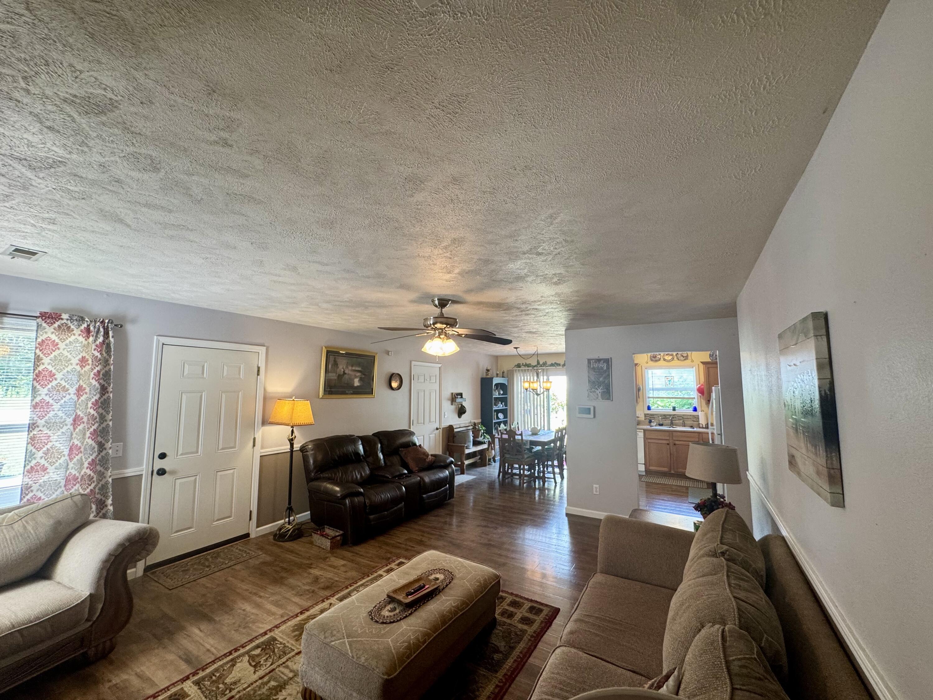 4002 East Gate Road Property Photo 5