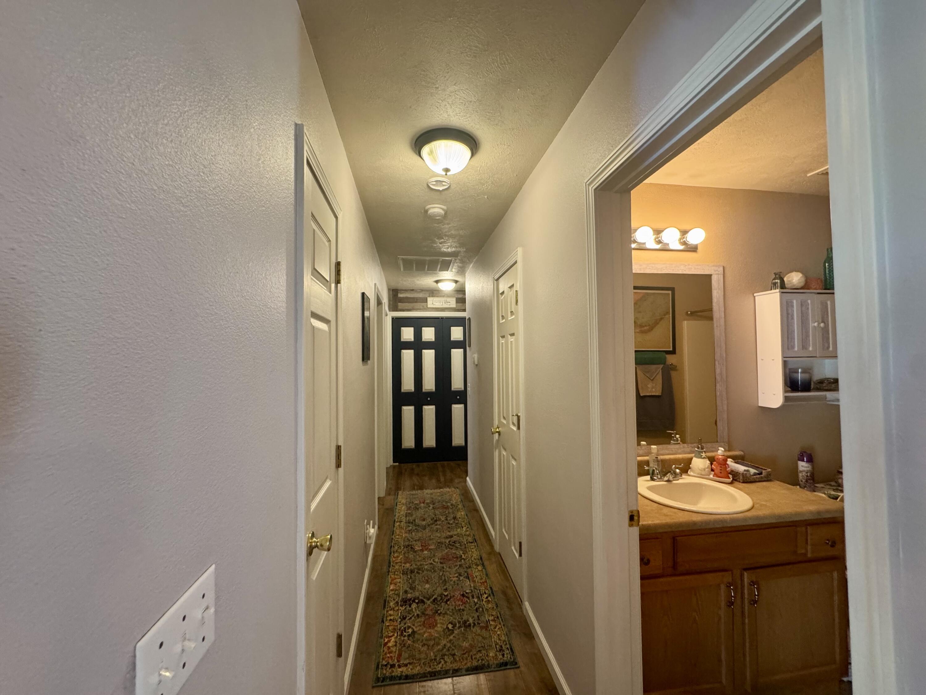4002 East Gate Road Property Photo 9