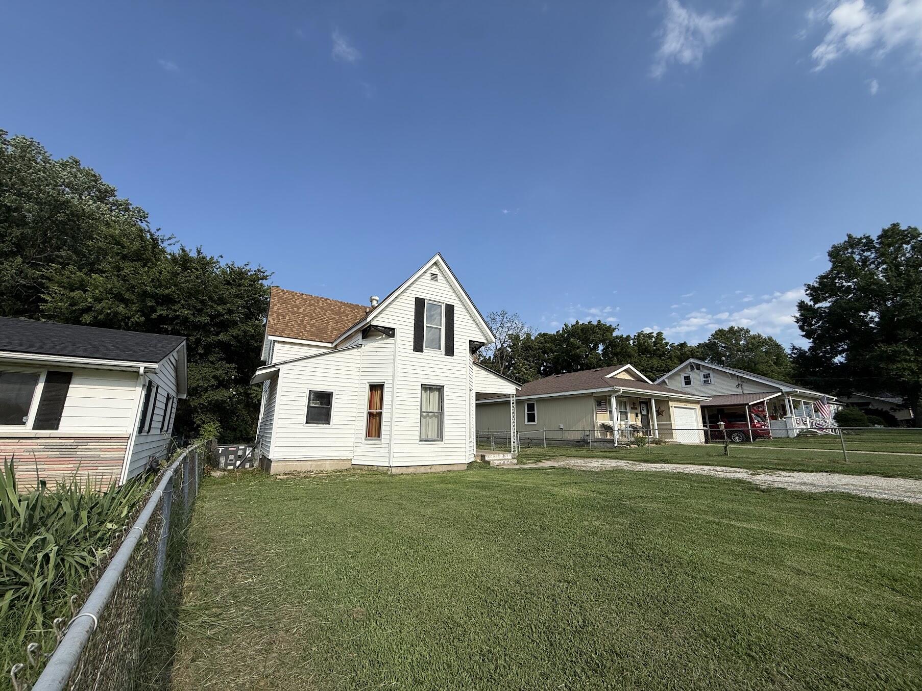 2336 North Ramsey Avenue Property Photo 3