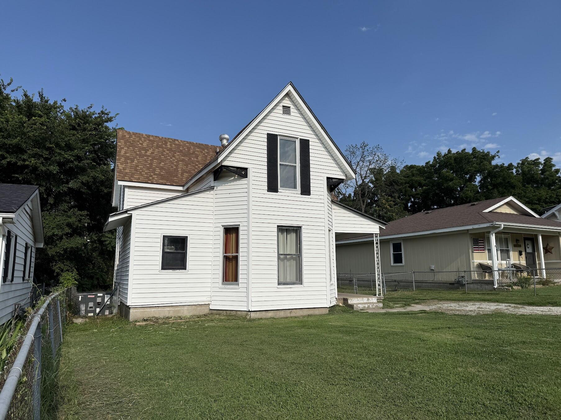 2336 North Ramsey Avenue Property Photo 4