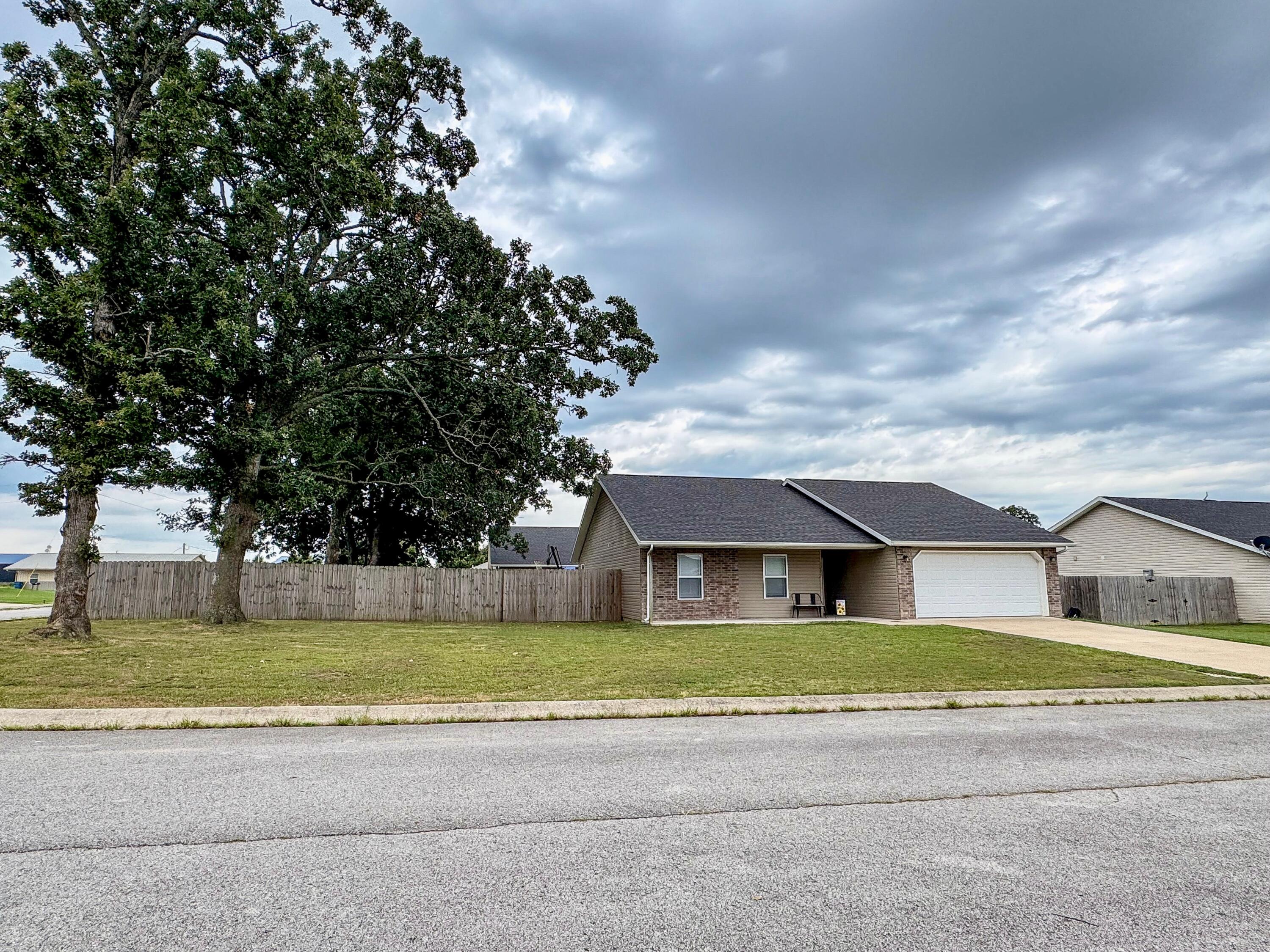 13857 Polly Lane Property Photo 2