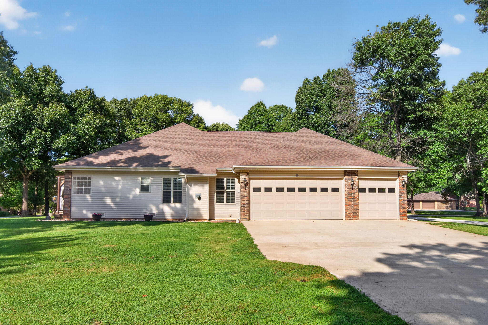 13 Holly Lane Property Photo 4